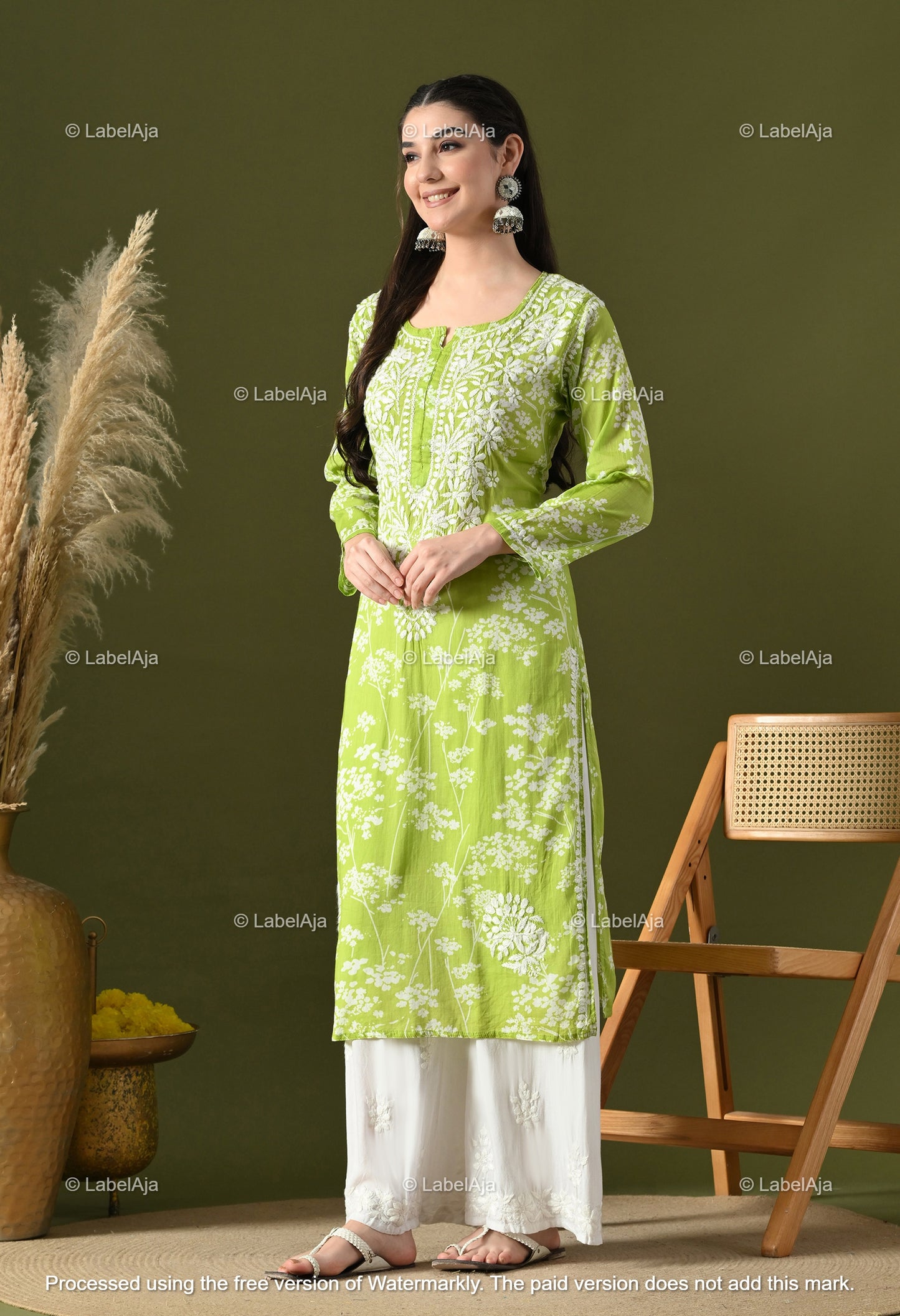 Pankhuri mulmul long chikankari kurti