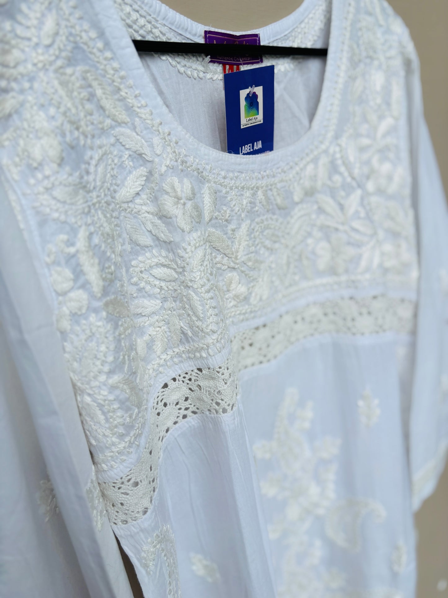 Esha mul cotton white short top with lace