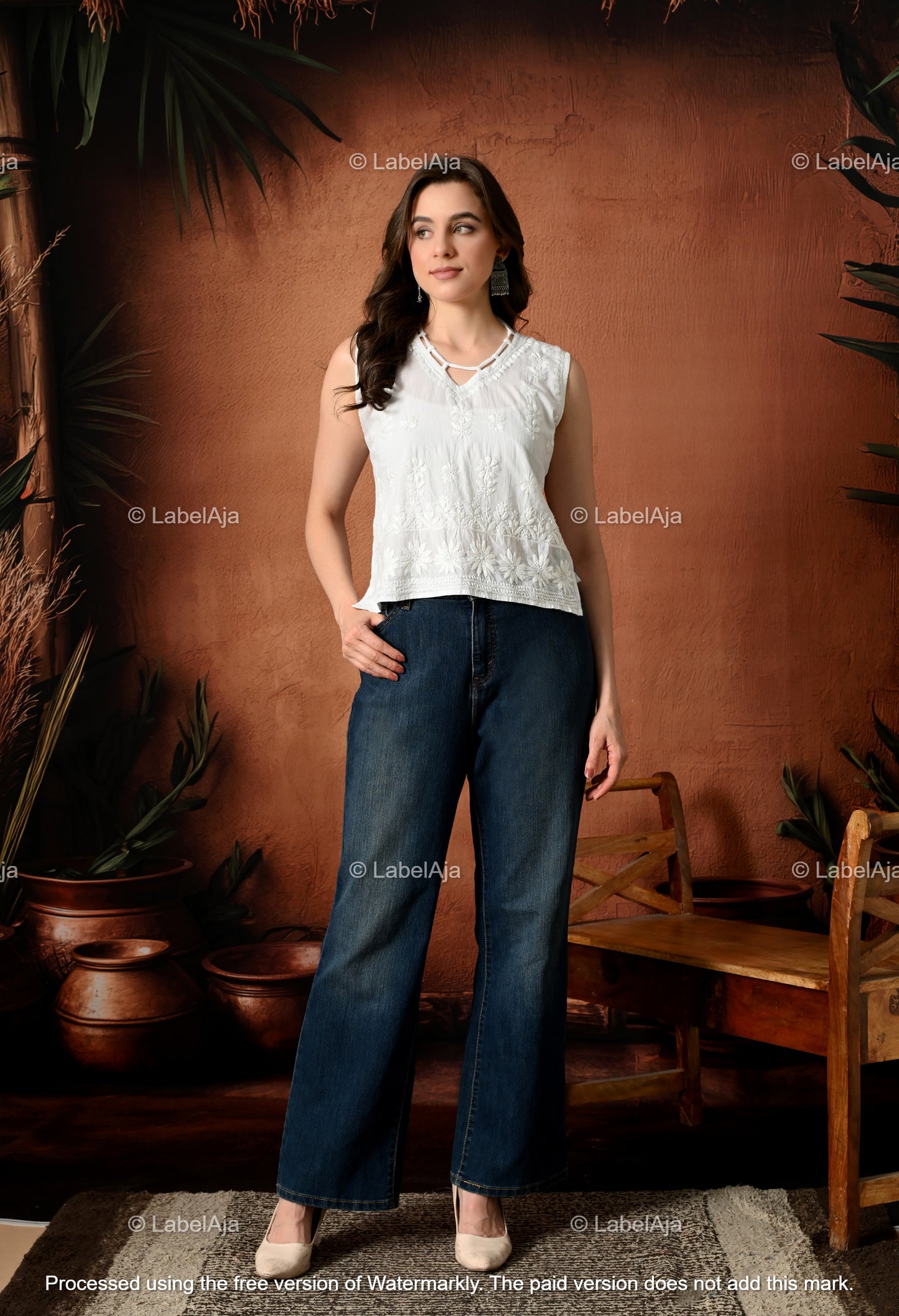 Kaavi Mul cotton chikankari short sleeveless top