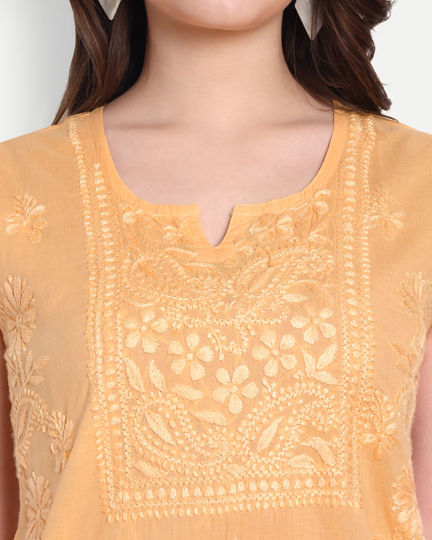 Mahi mul cotton sleevless short chikankari kurti