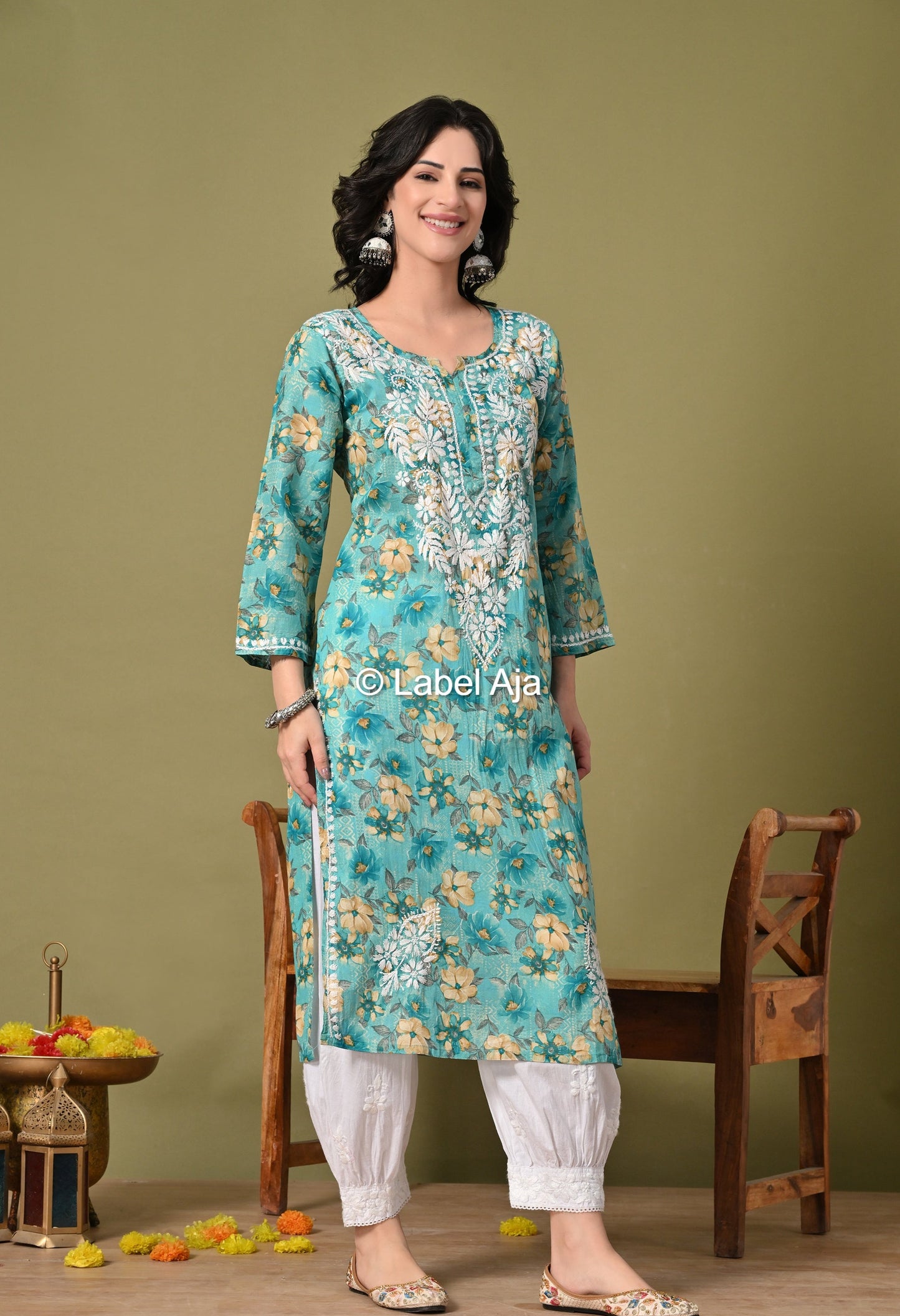 Pankhuri mulmul long chikankari kurti