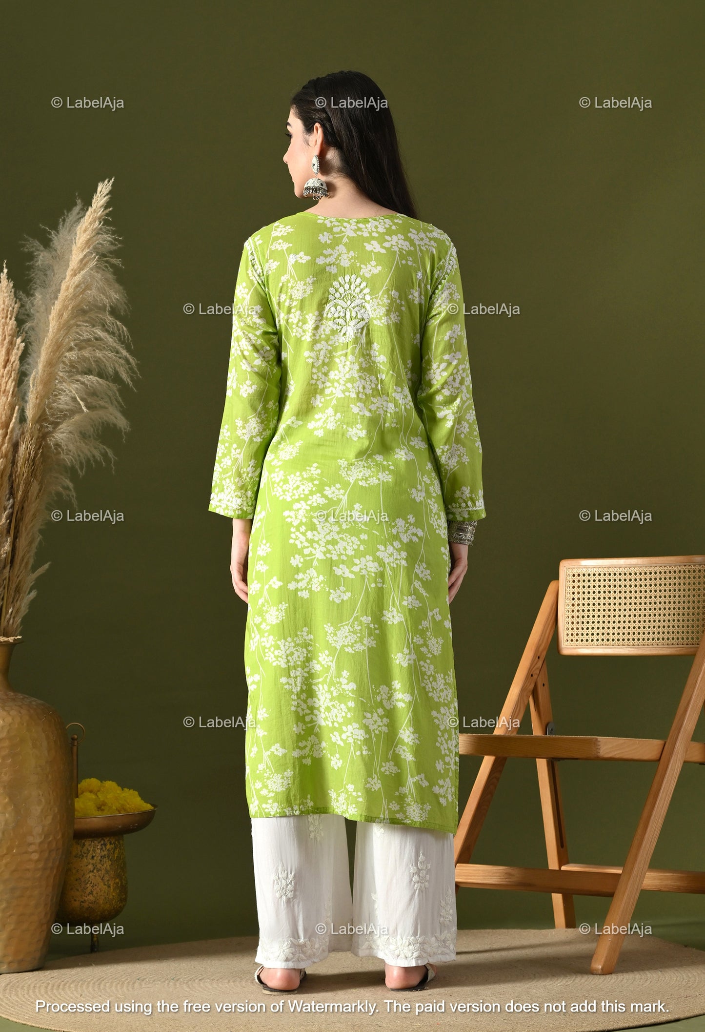 Pankhuri mulmul long chikankari kurti