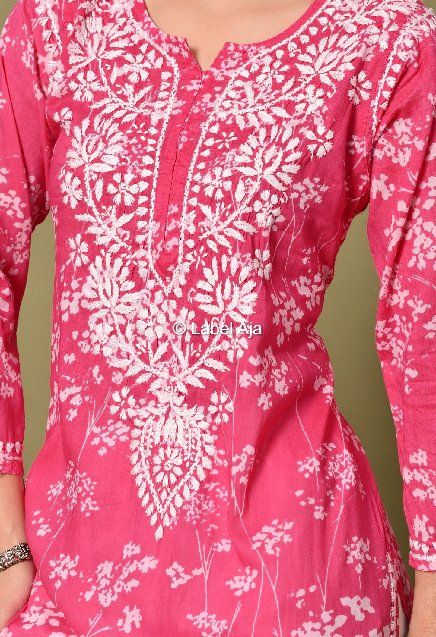 Pankhuri mulmul long chikankari kurti