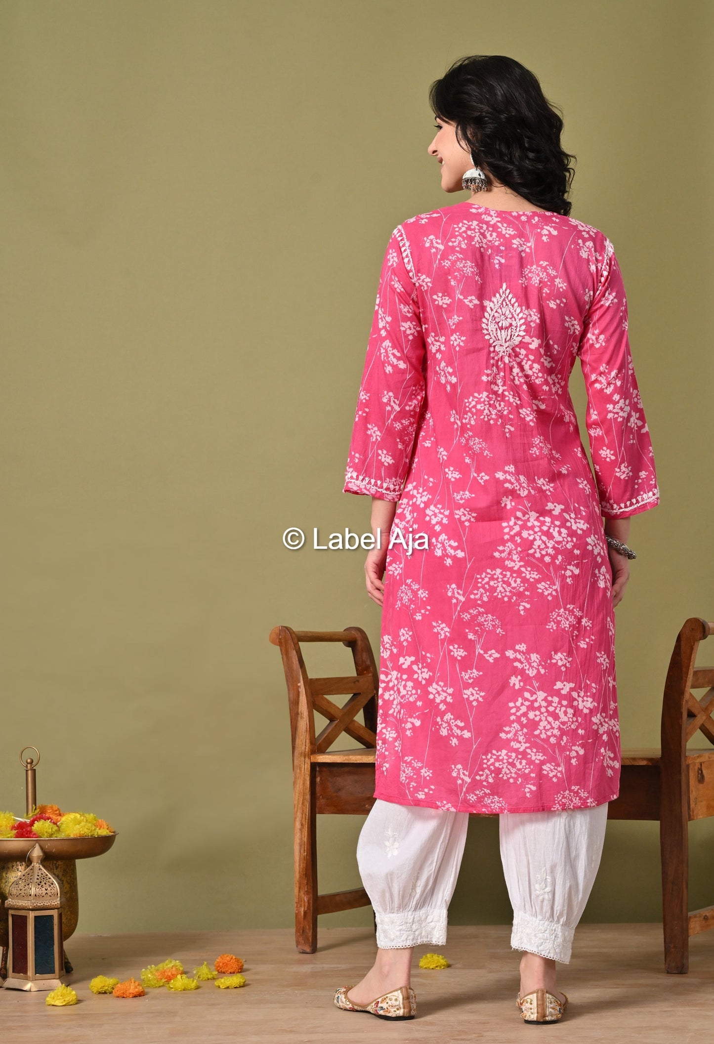 Pankhuri mulmul long chikankari kurti