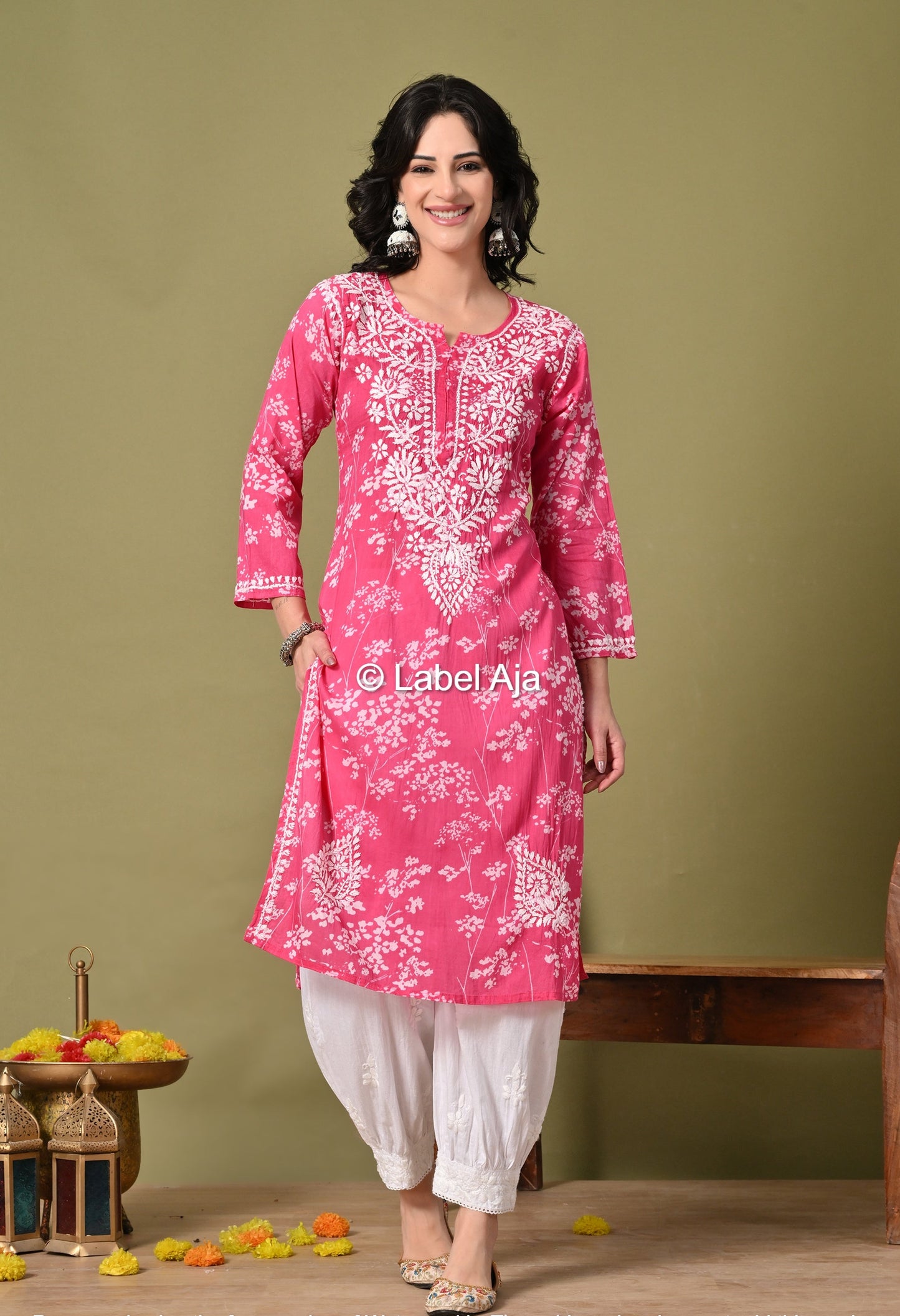 Pankhuri mulmul long chikankari kurti