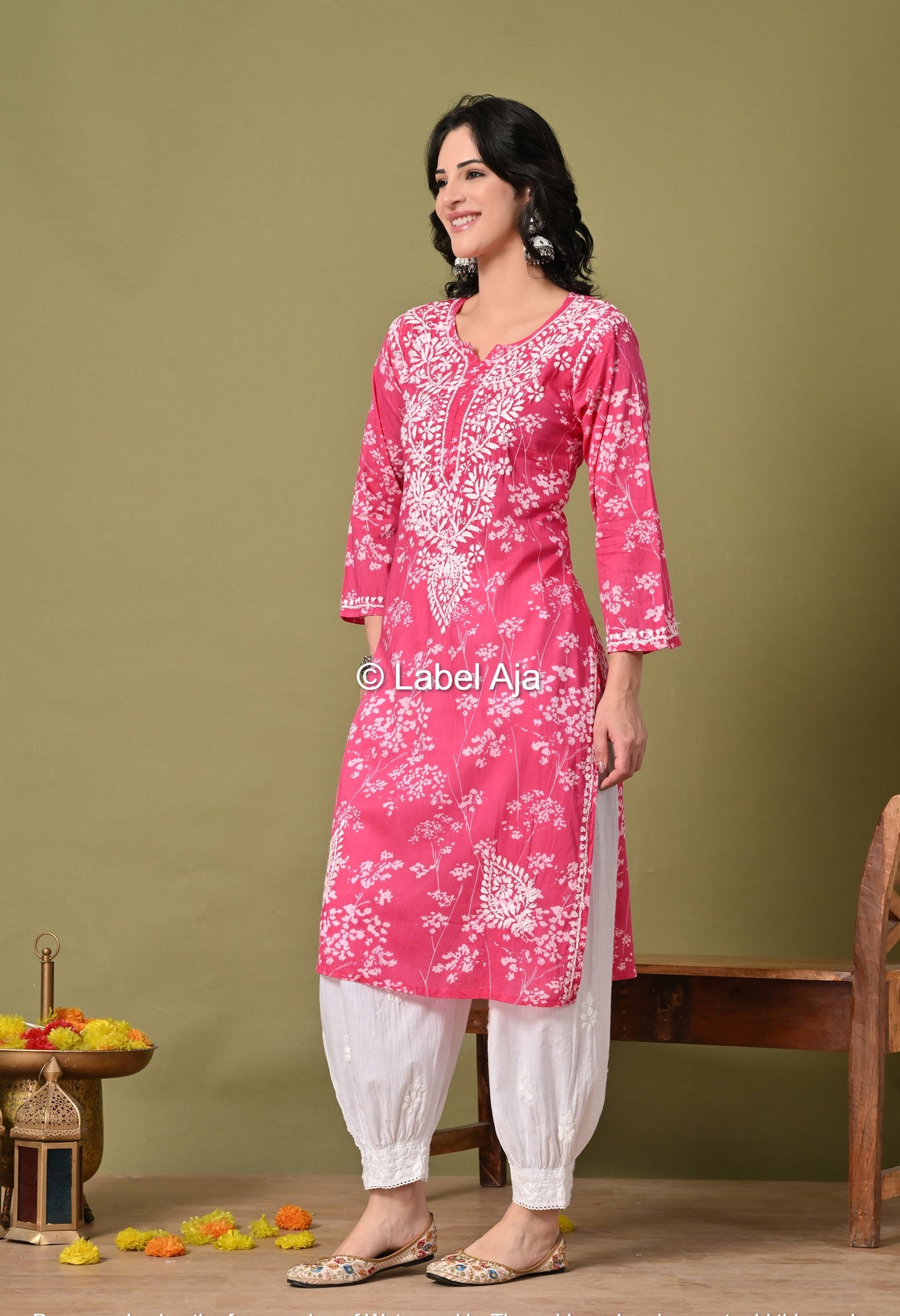Pankhuri mulmul long chikankari kurti