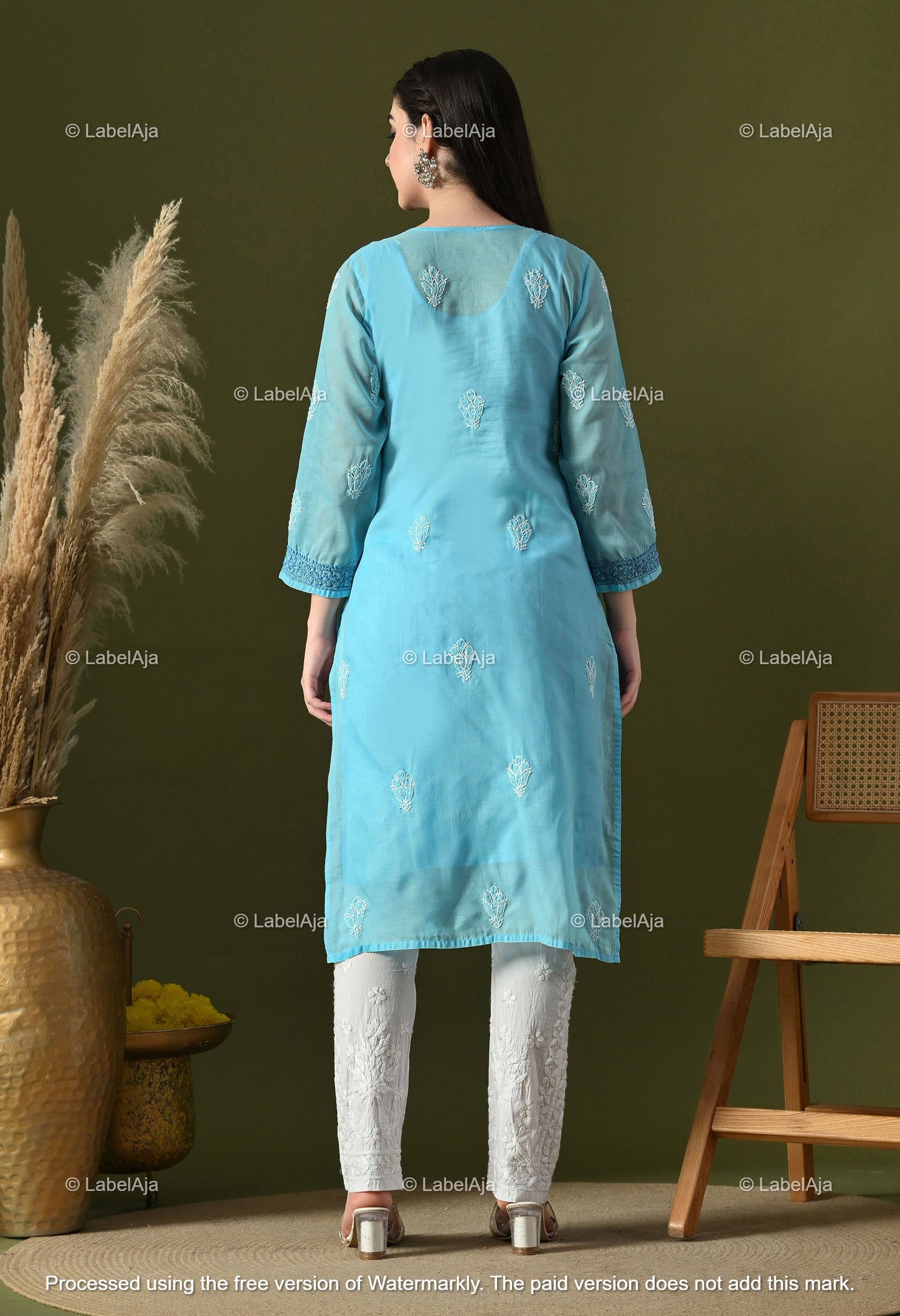 Adaa Cotton Chikankari kurti with matching slip