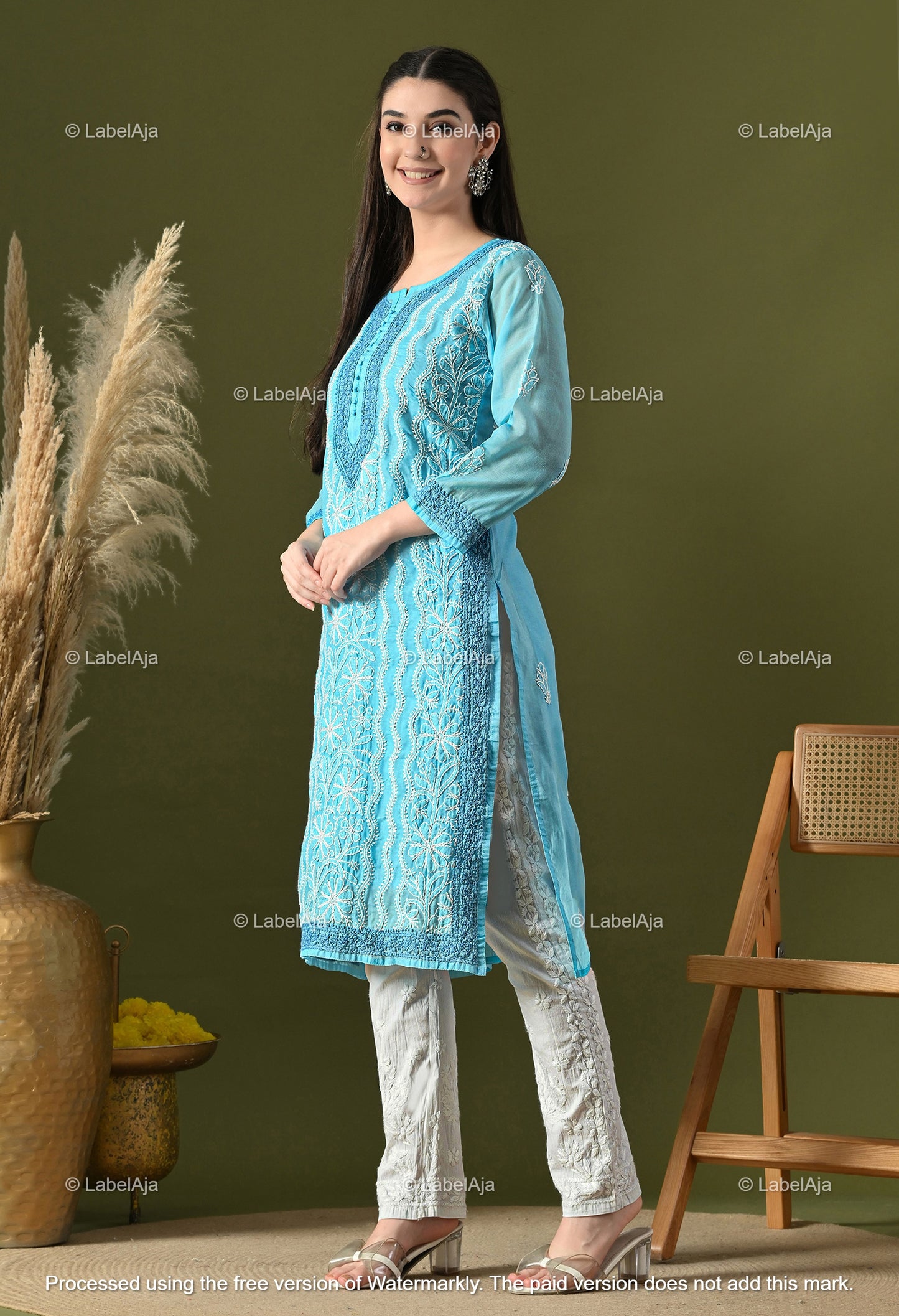 Adaa Cotton Chikankari kurti with matching slip
