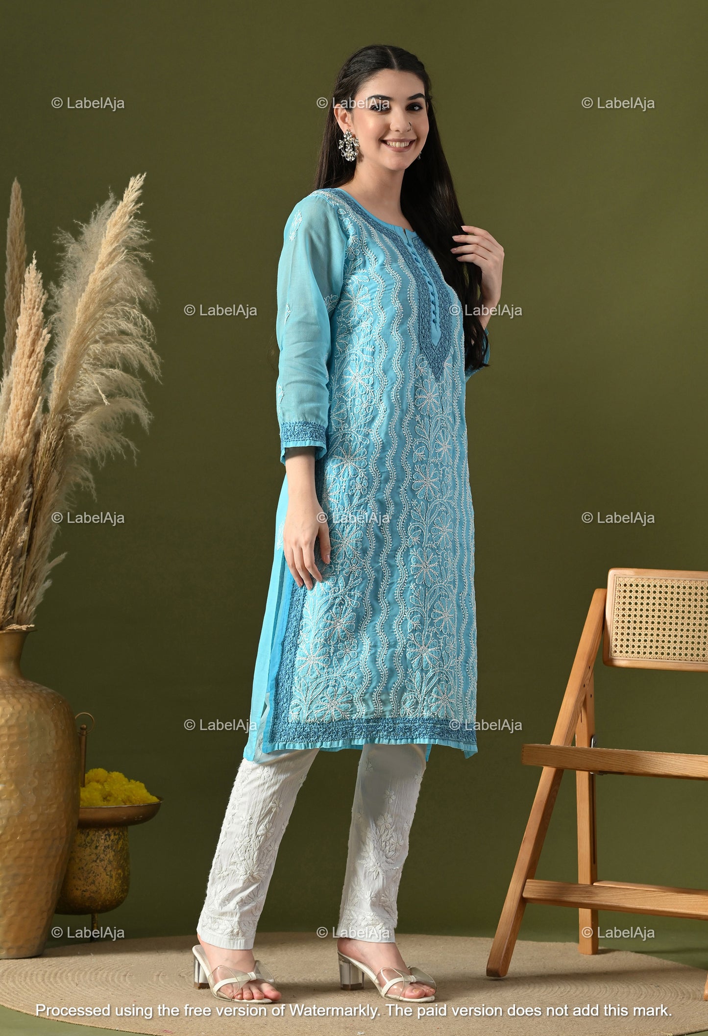 Adaa Cotton Chikankari kurti with matching slip