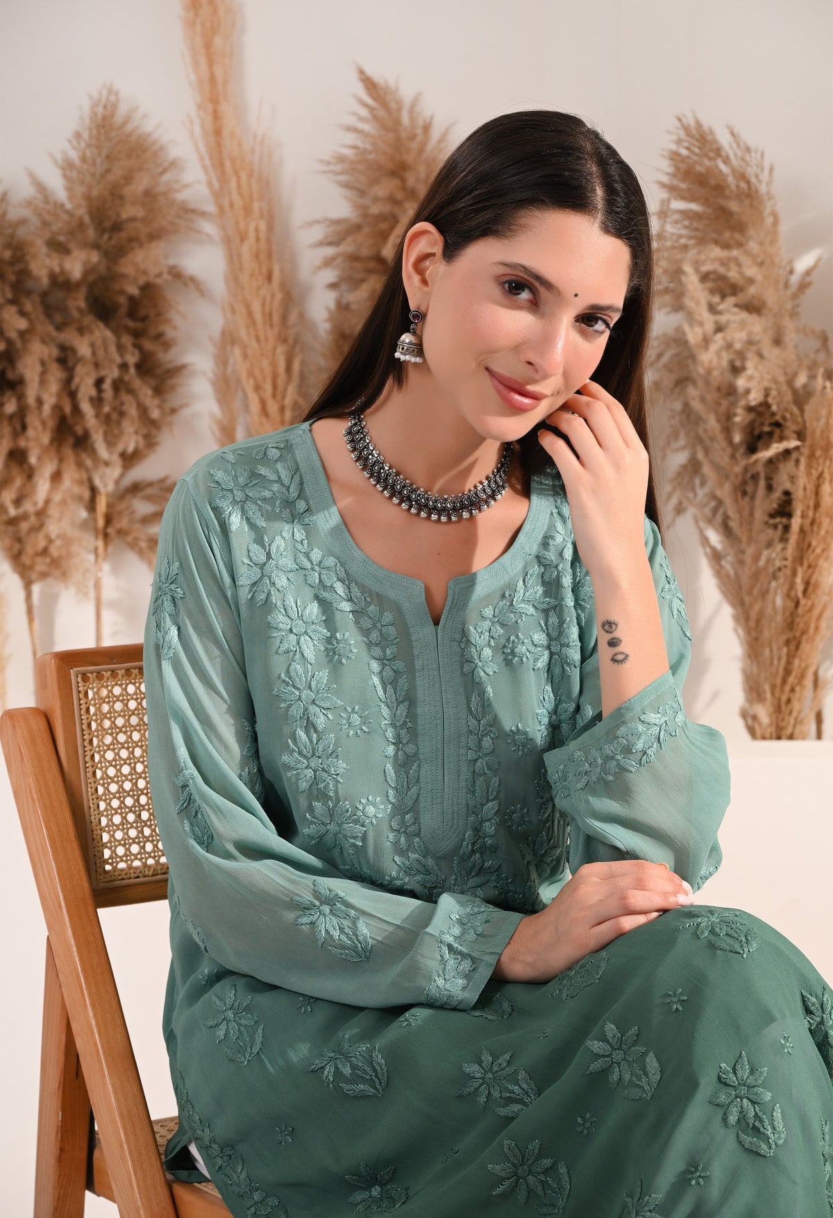 Sana viscose chikankari kurti