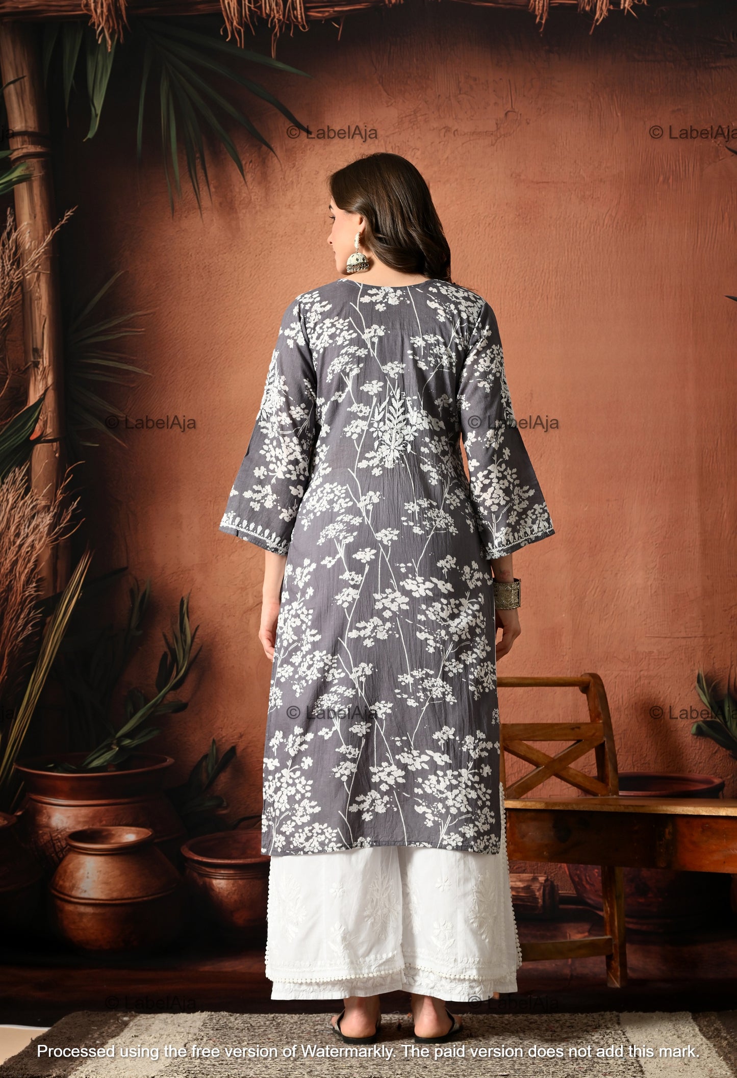 Pankhuri mulmul long chikankari kurti