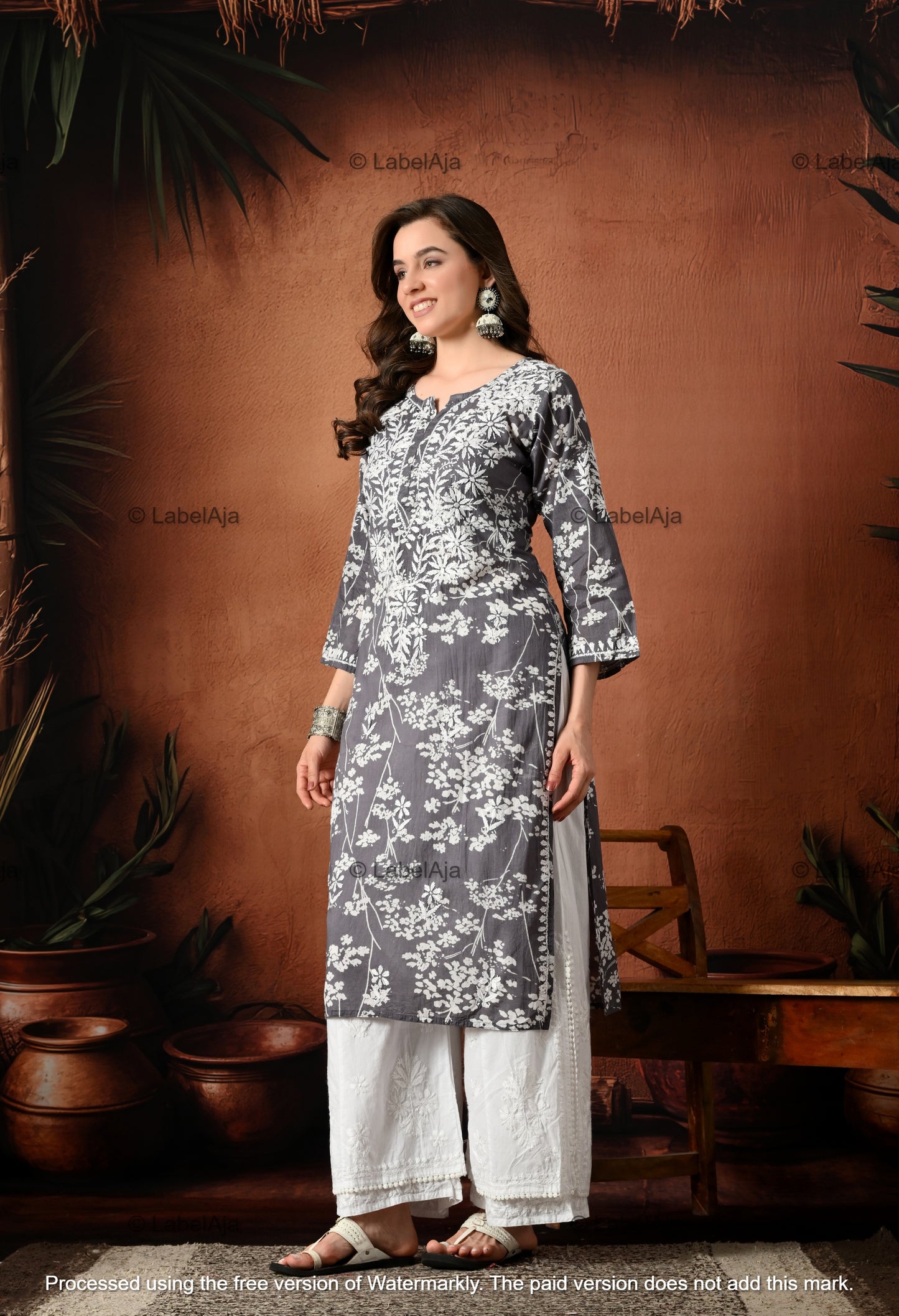 Pankhuri mulmul long chikankari kurti