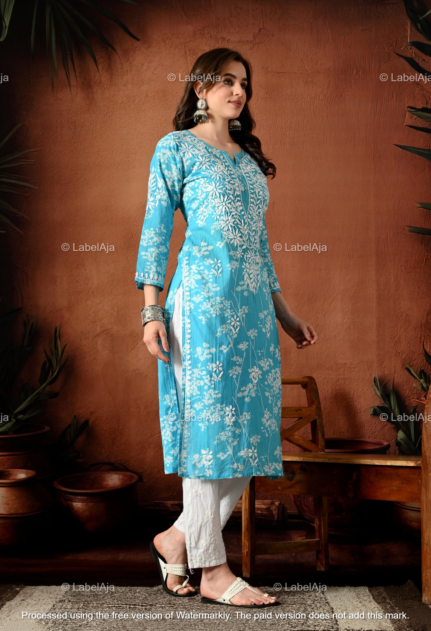 Pankhuri mulmul long chikankari kurti