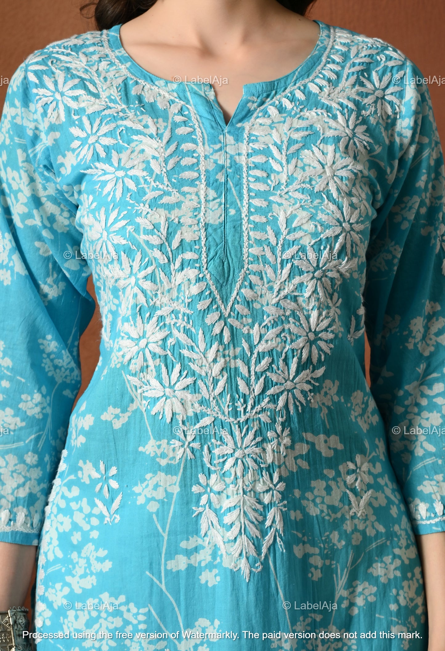 Pankhuri mulmul long chikankari kurti