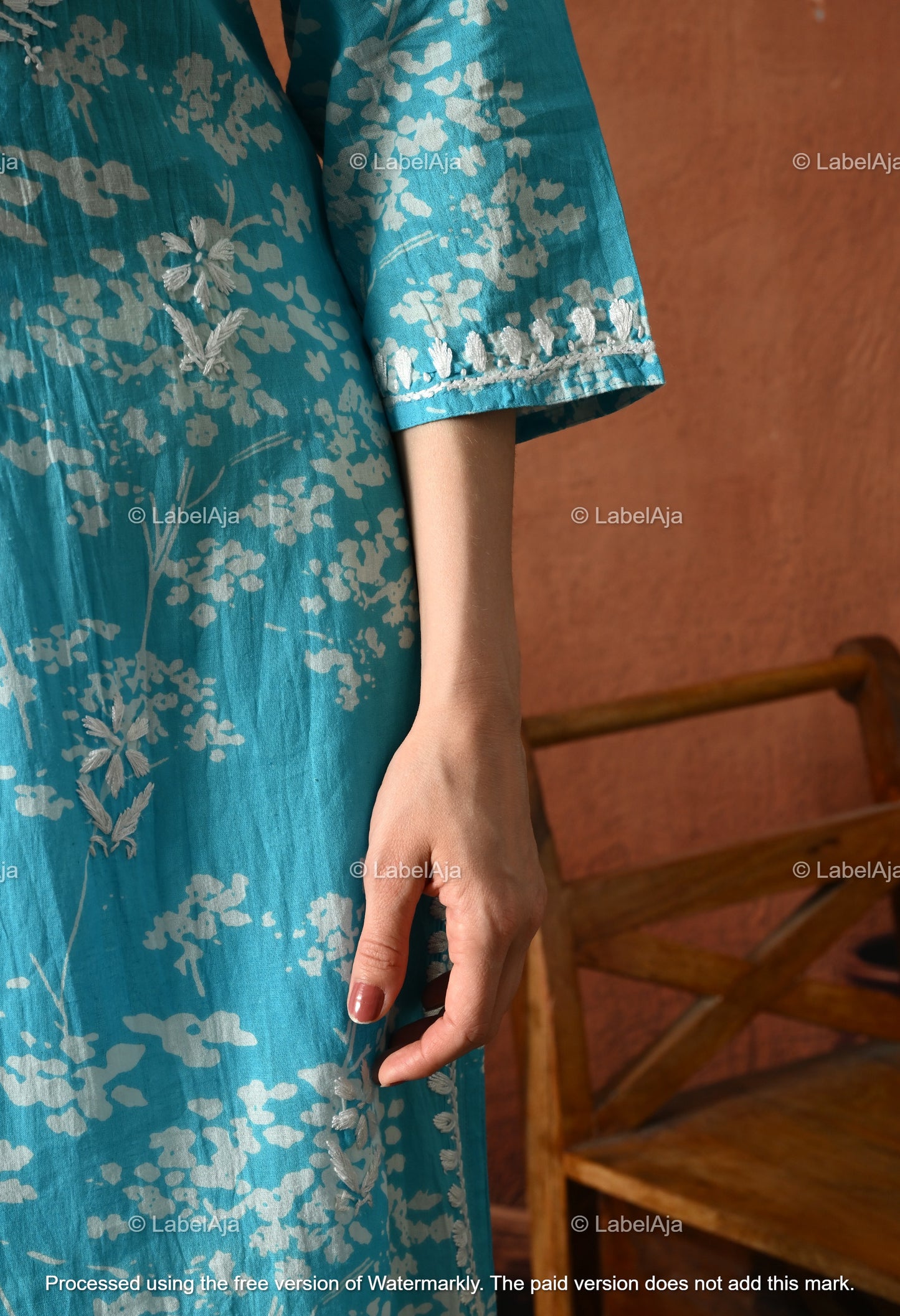 Pankhuri mulmul long chikankari kurti