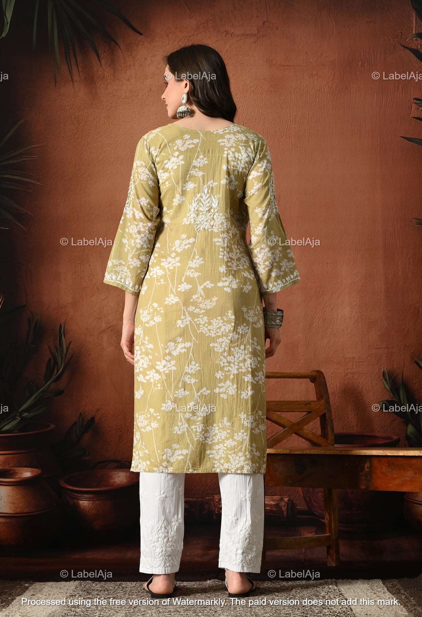 Pankhuri mulmul long chikankari kurti