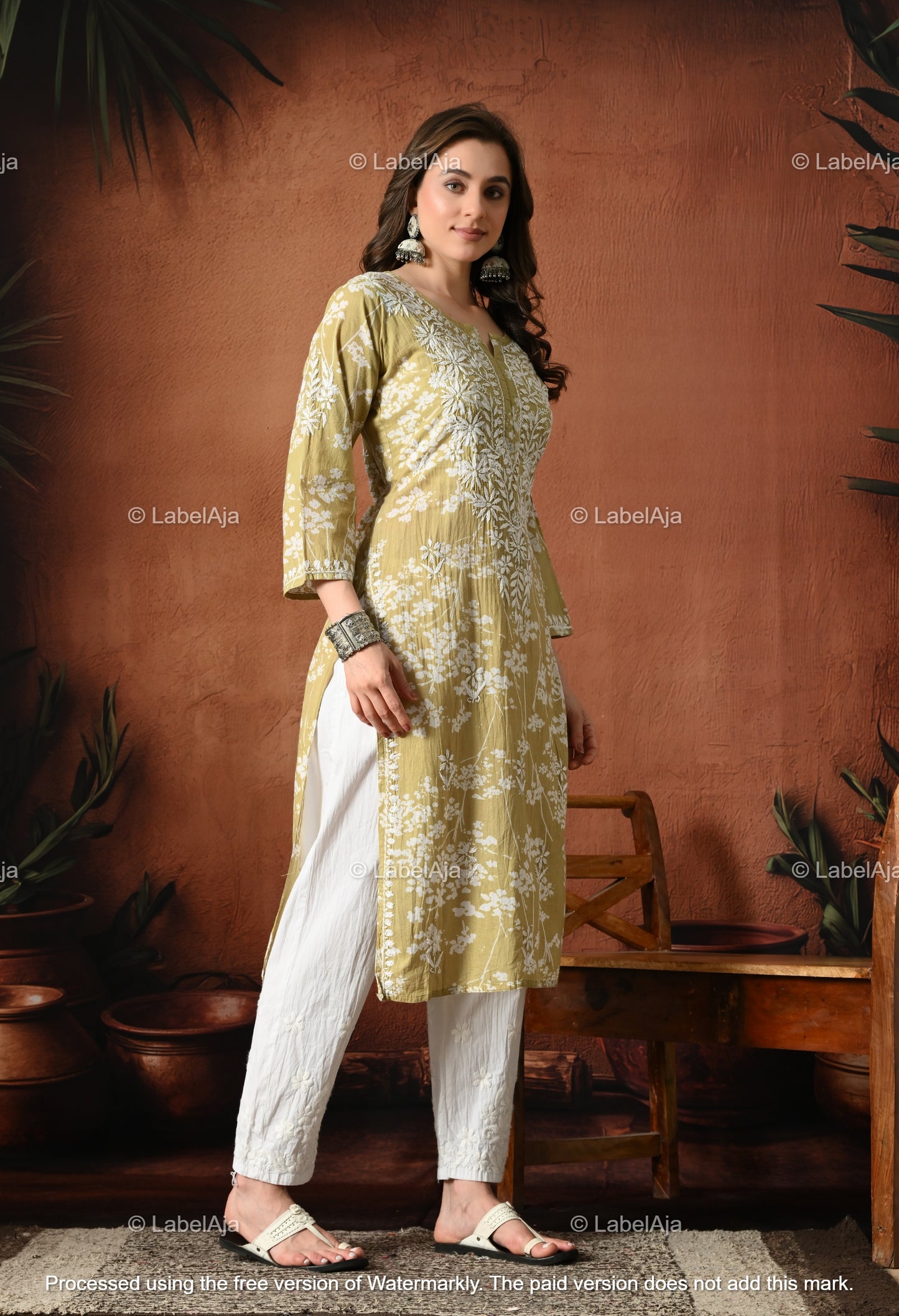 Pankhuri mulmul long chikankari kurti