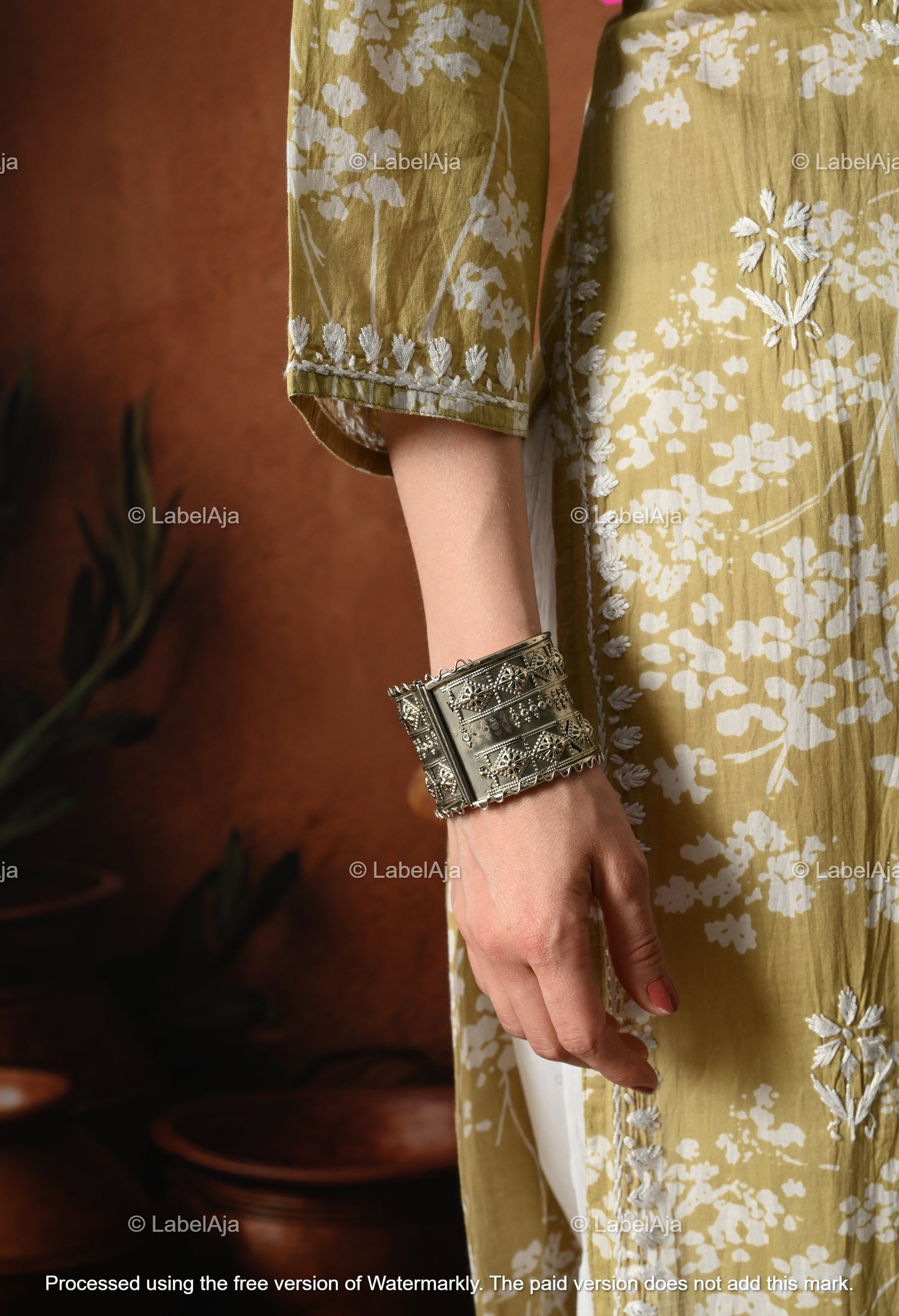 Pankhuri mulmul long chikankari kurti