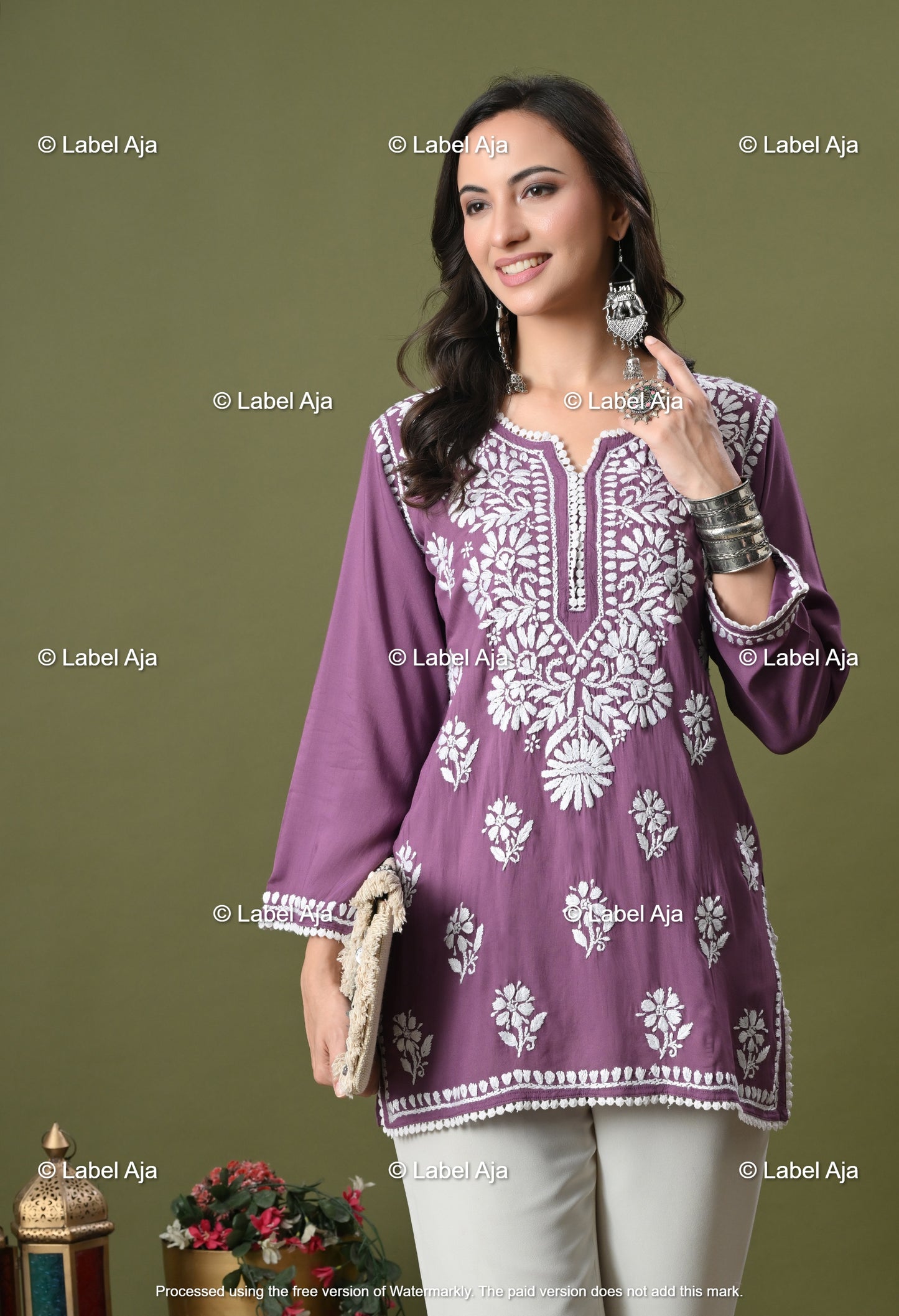 Ivana Modal short chikankari kurti