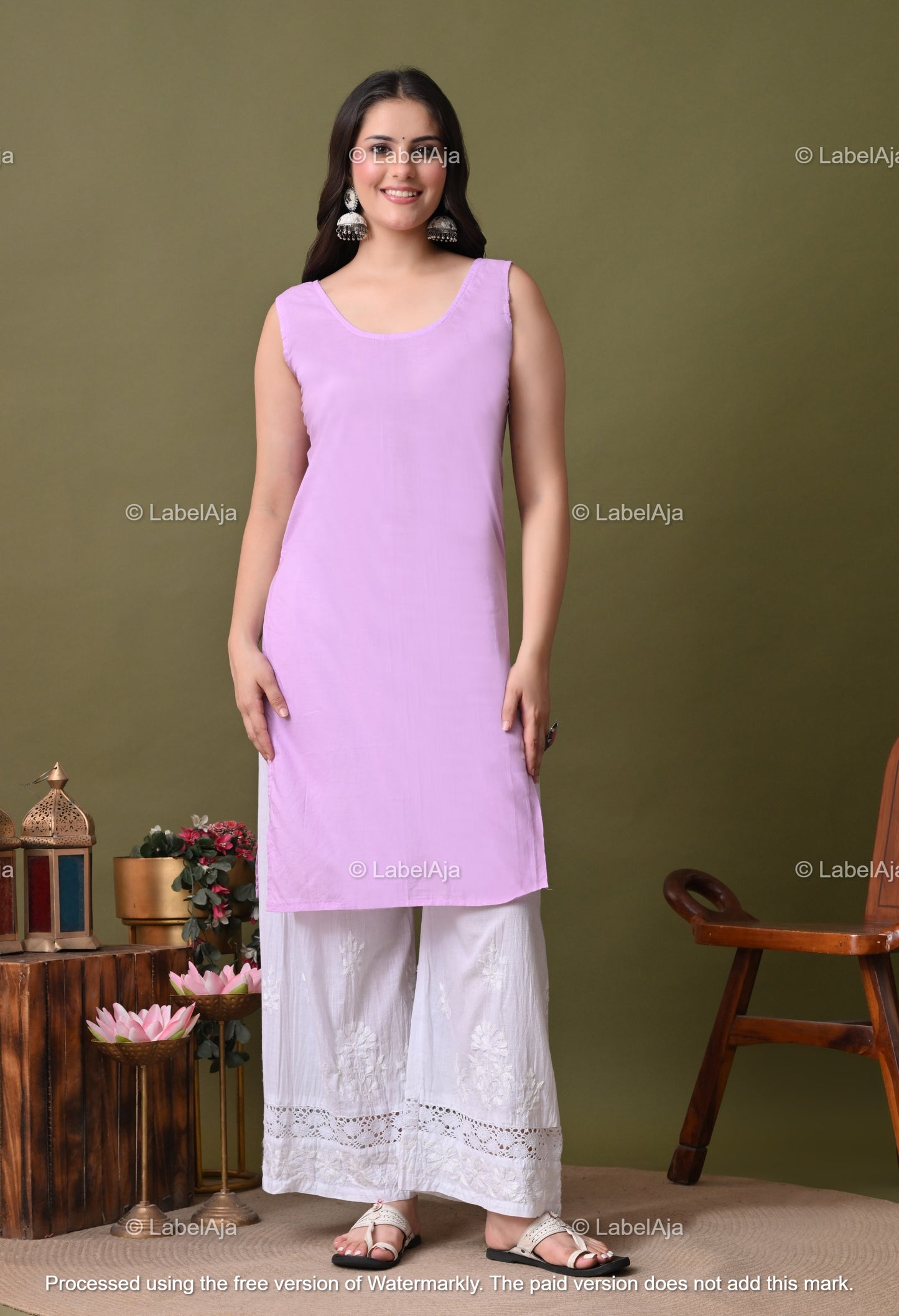 Rysa Mal chanderi silk Chikankari kurti with matching inner