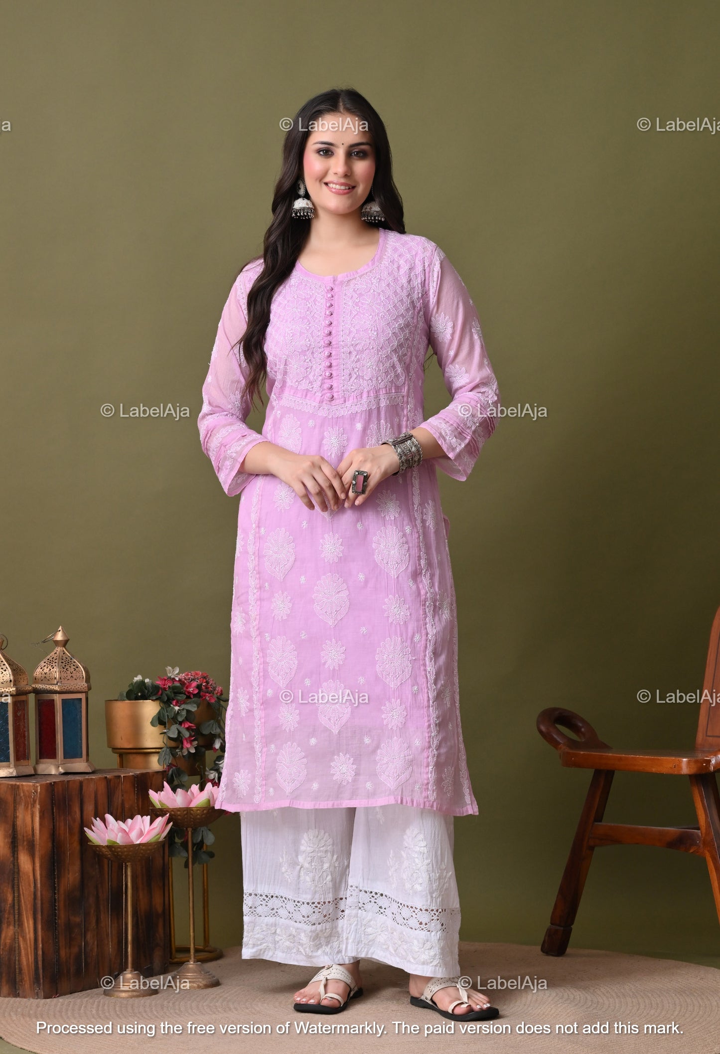 Rysa Mal chanderi silk Chikankari kurti with matching inner