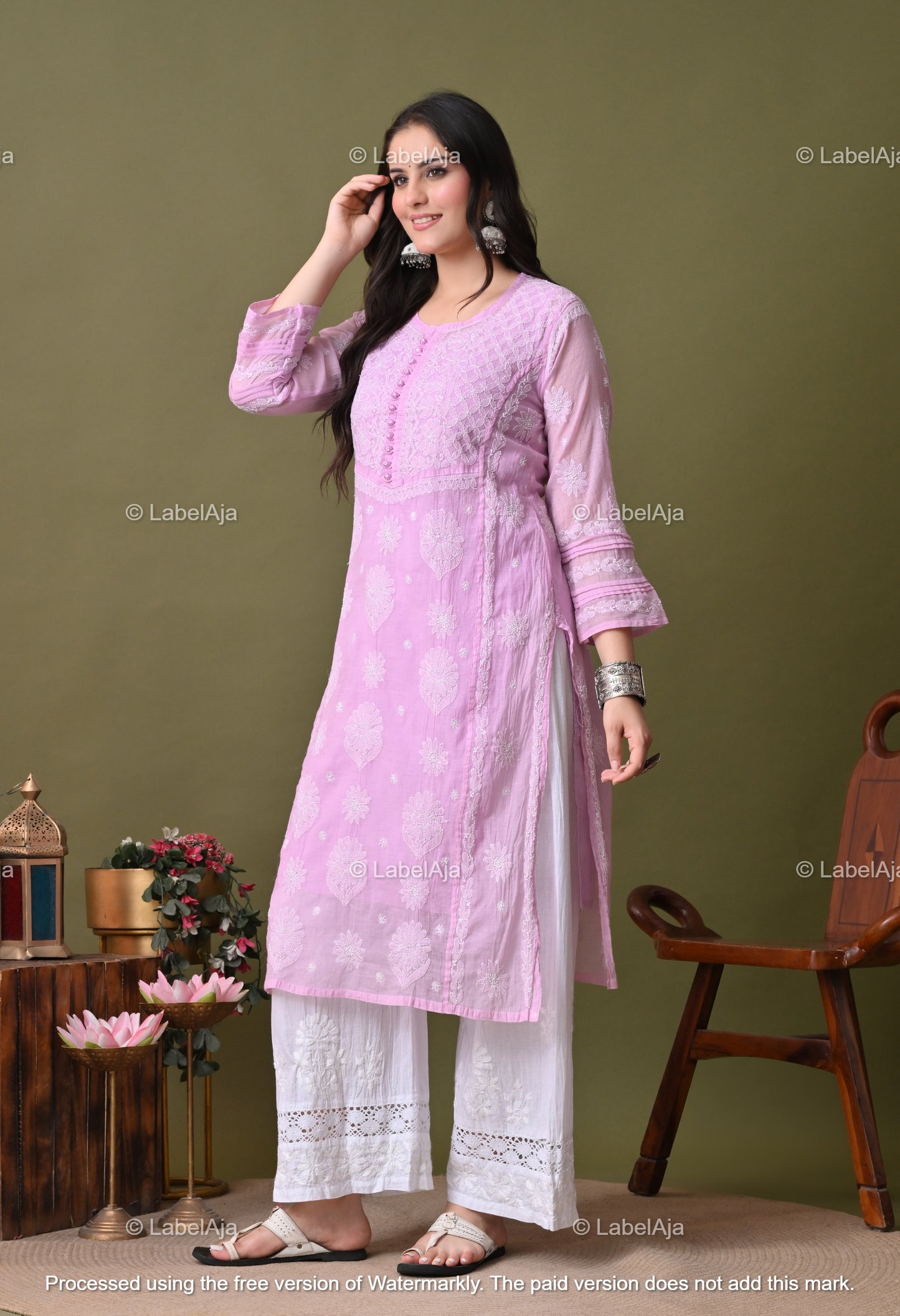 Rysa Mal chanderi silk Chikankari kurti with matching inner