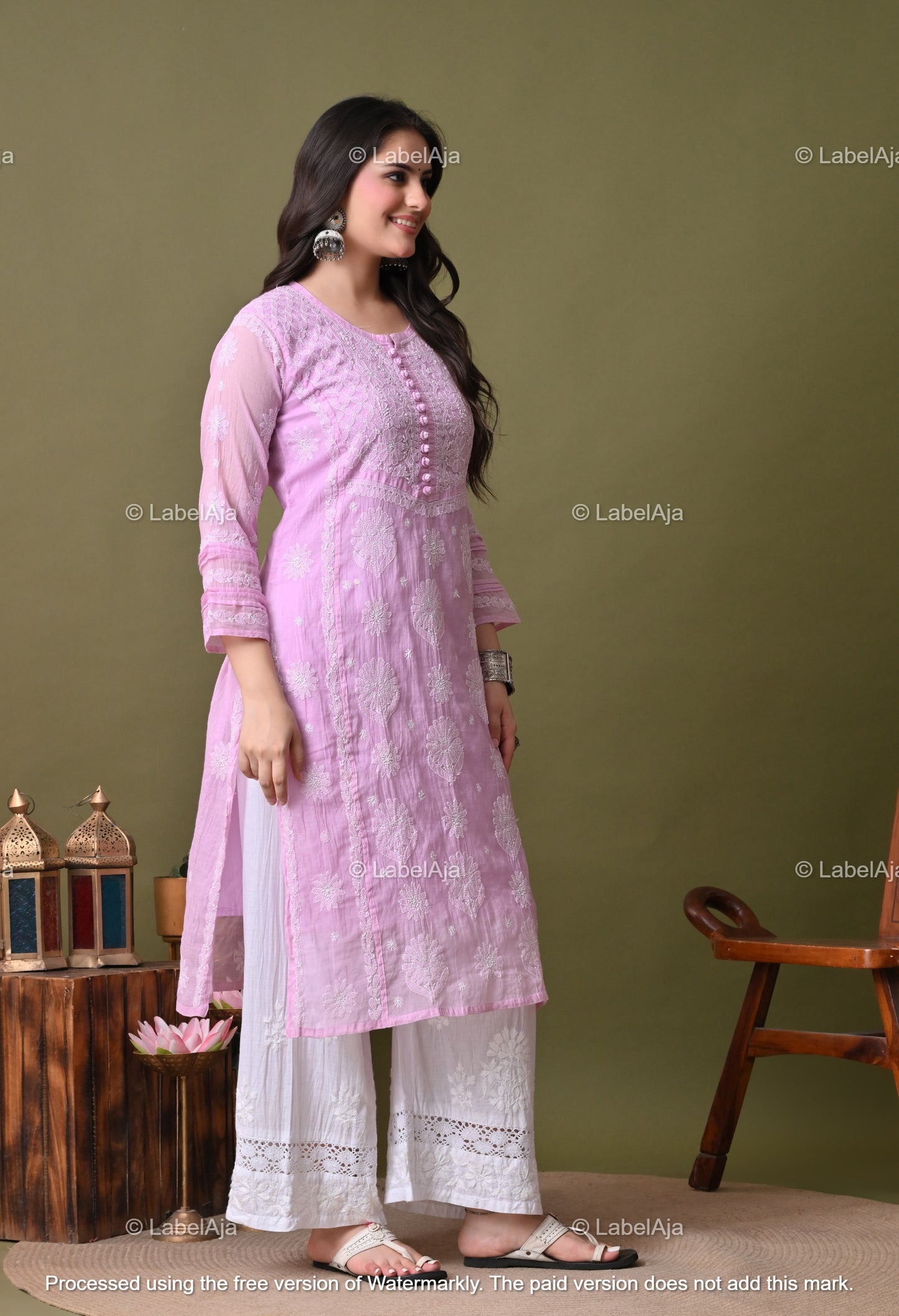 Rysa Mal chanderi silk Chikankari kurti with matching inner