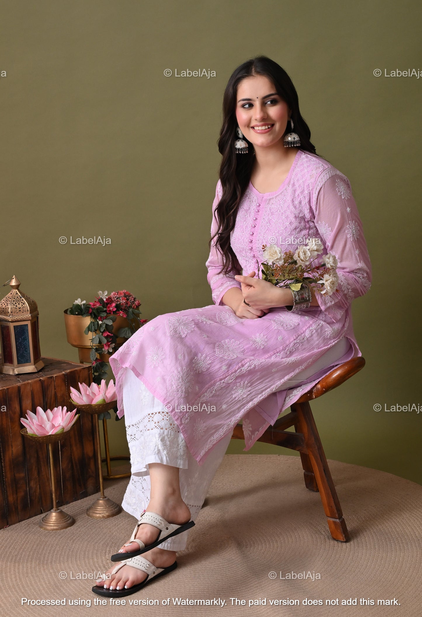 Rysa Mal chanderi silk Chikankari kurti with matching inner