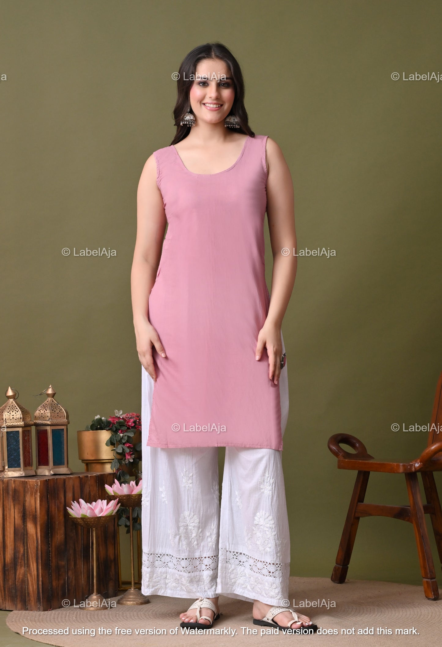 Rysa Mal chanderi silk Chikankari kurti with matching inner