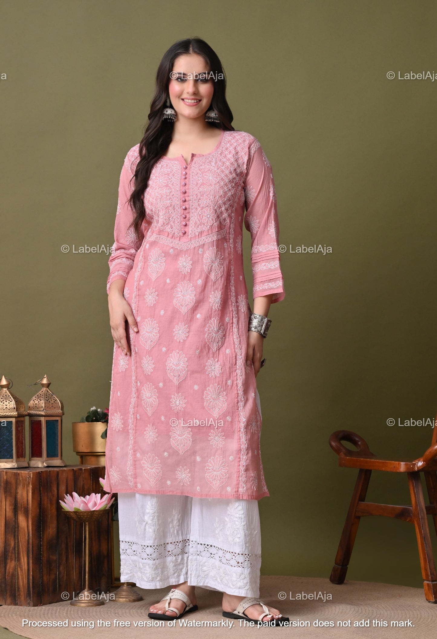 Rysa Mal chanderi silk Chikankari kurti with matching inner