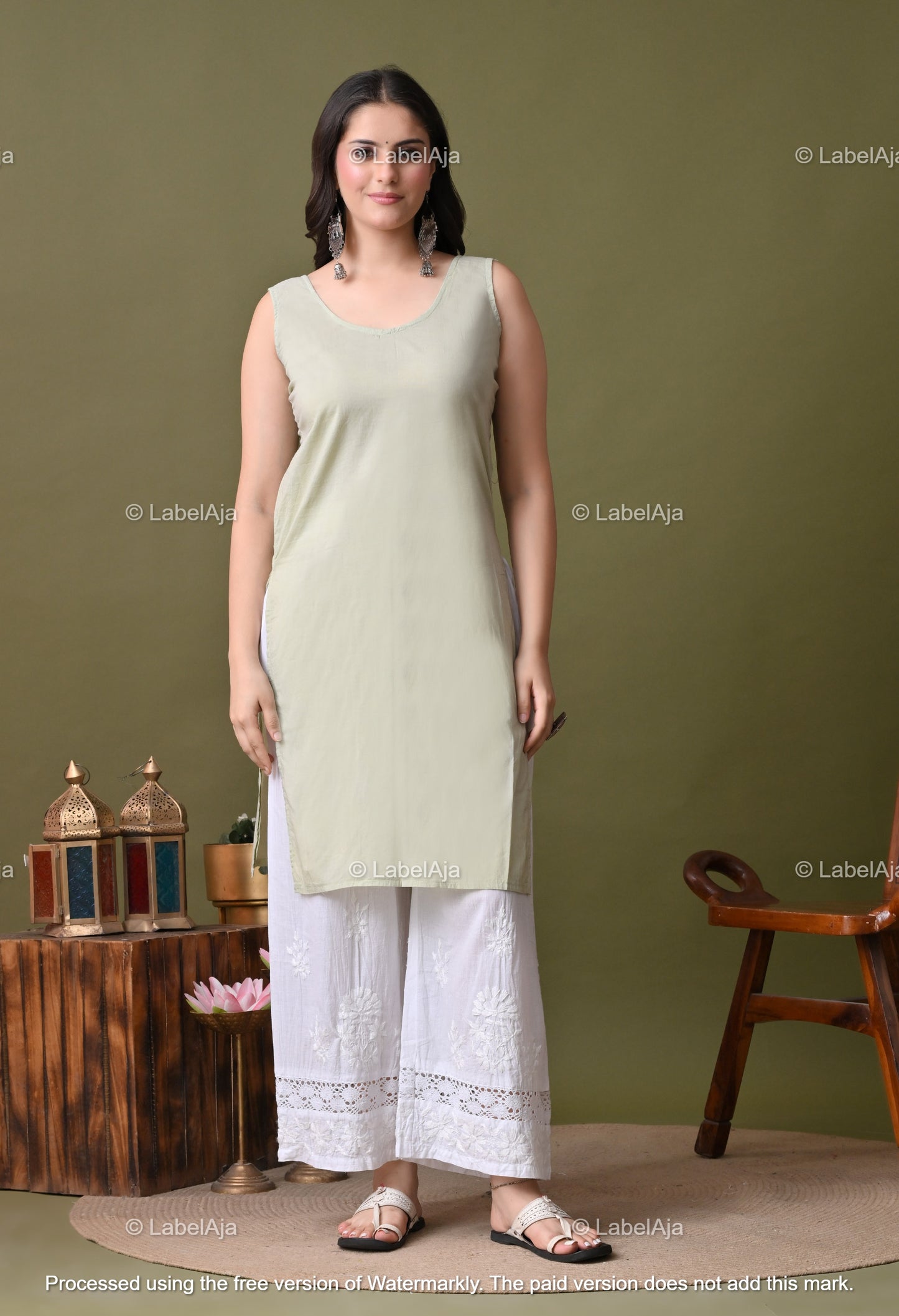 Rysa Mal chanderi silk Chikankari kurti with matching inner