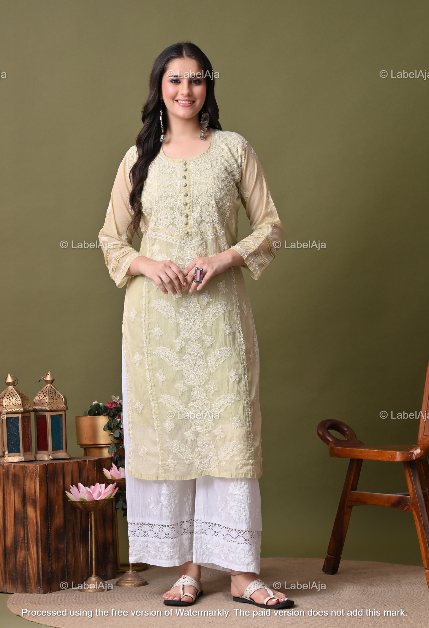 Rysa Mal chanderi silk Chikankari kurti with matching inner