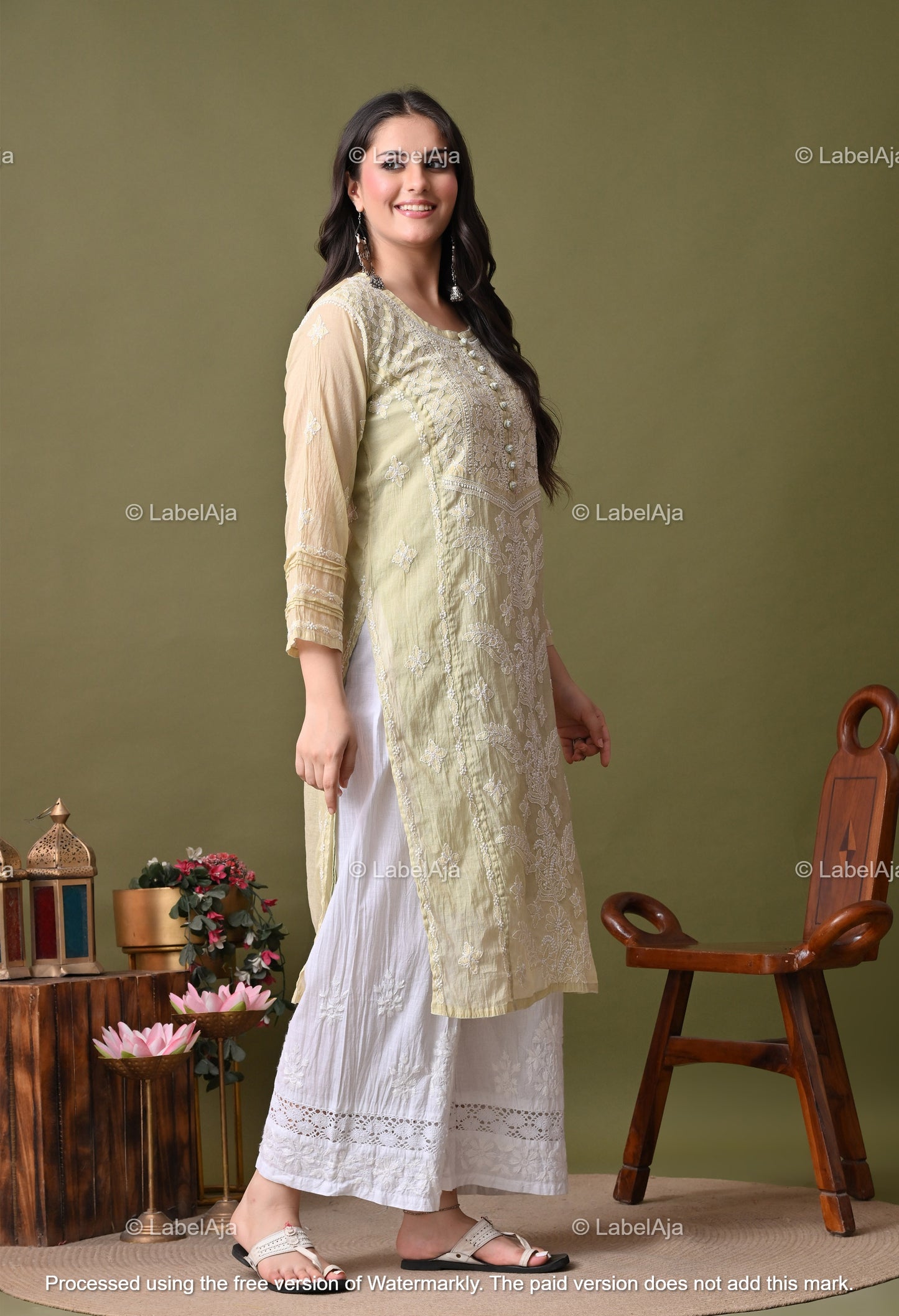 Rysa Mal chanderi silk Chikankari kurti with matching inner
