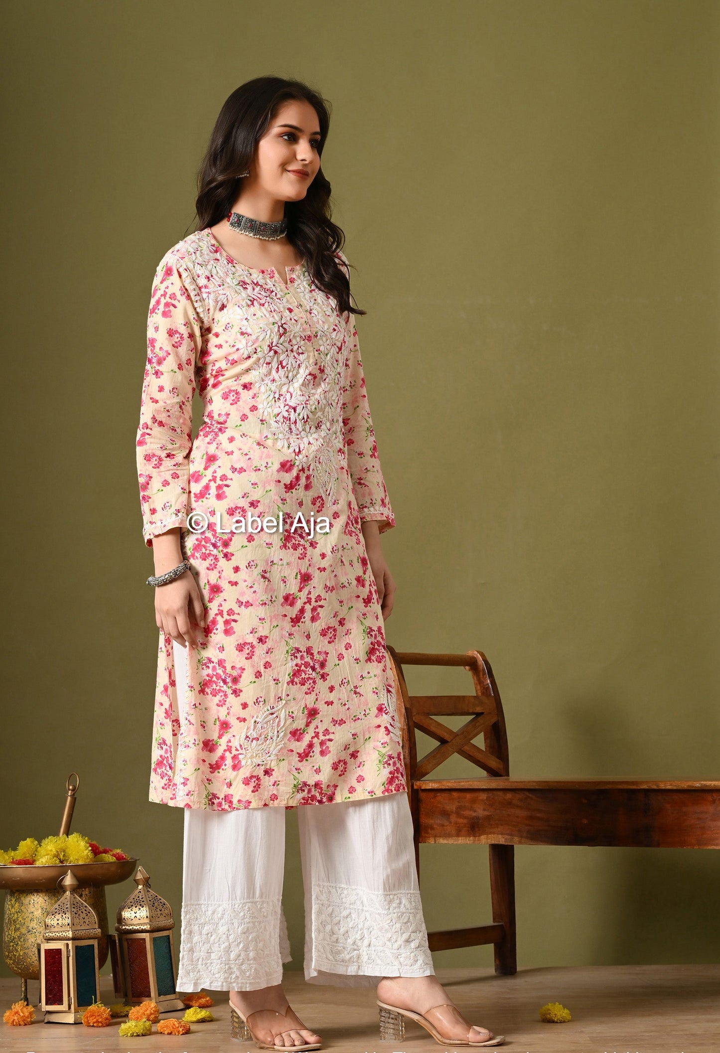 Pankhuri mulmul long chikankari kurti