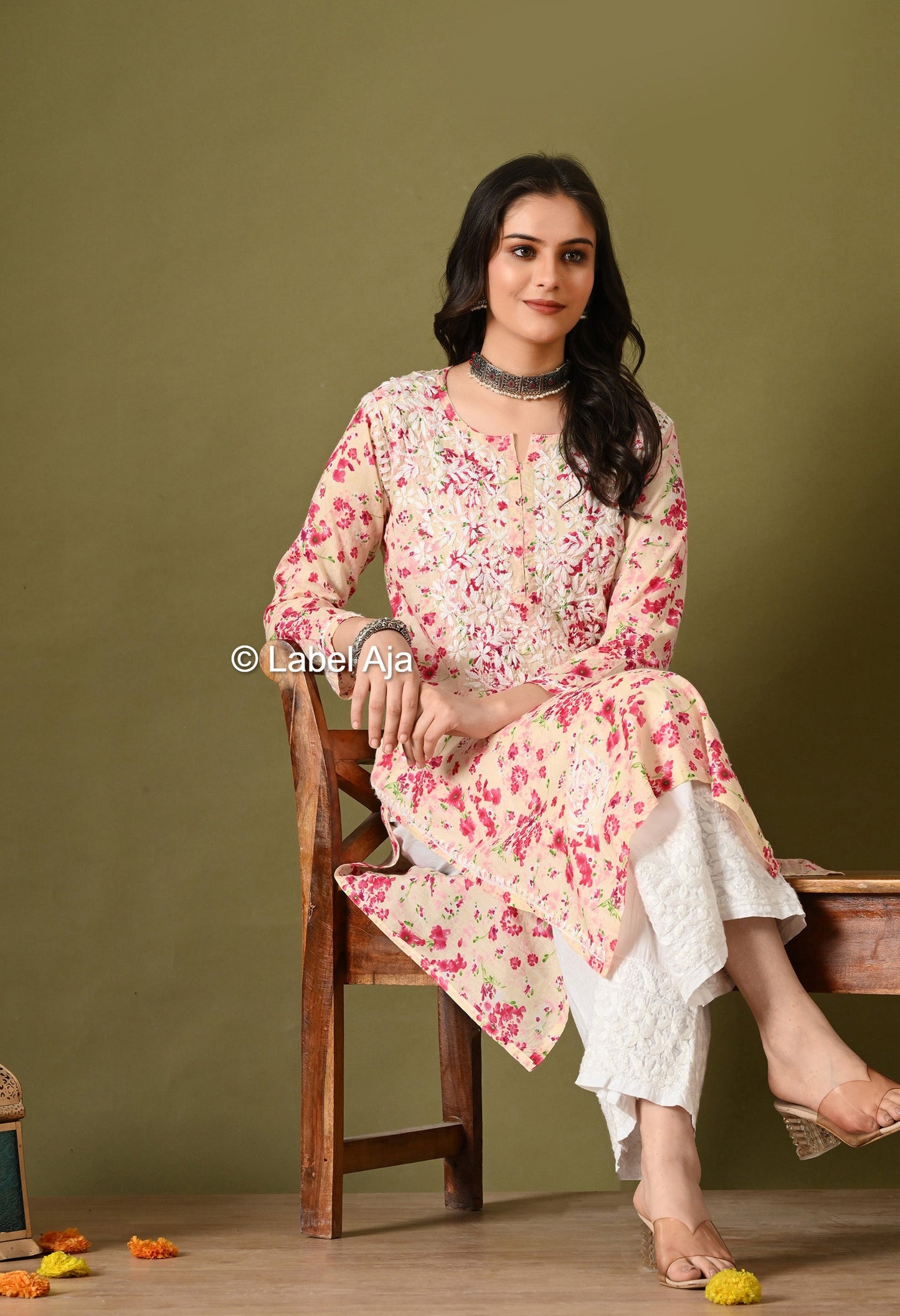 Pankhuri mulmul long chikankari kurti