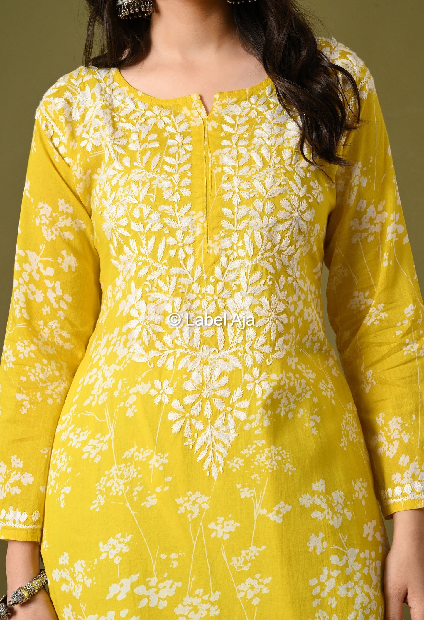 Pankhuri mulmul long chikankari kurti