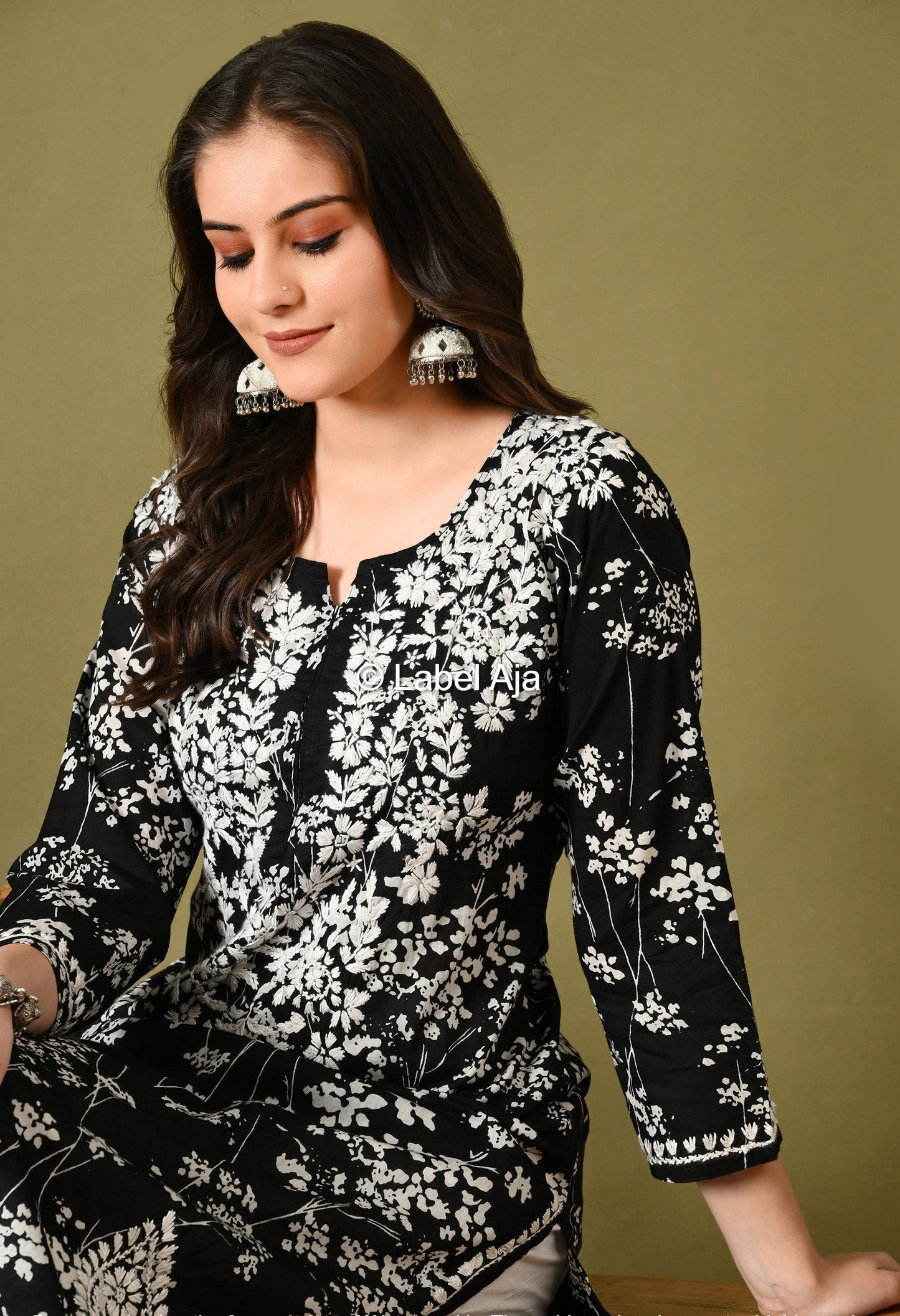 Pankhuri mulmul long chikankari kurti