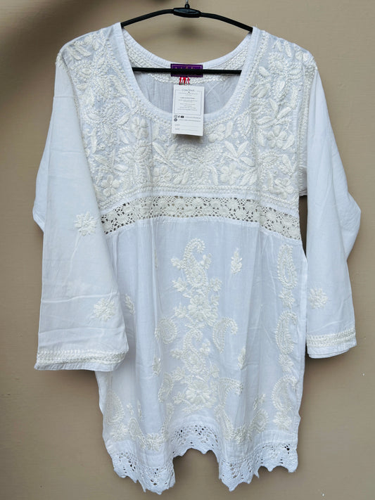 Esha mul cotton white short top with lace