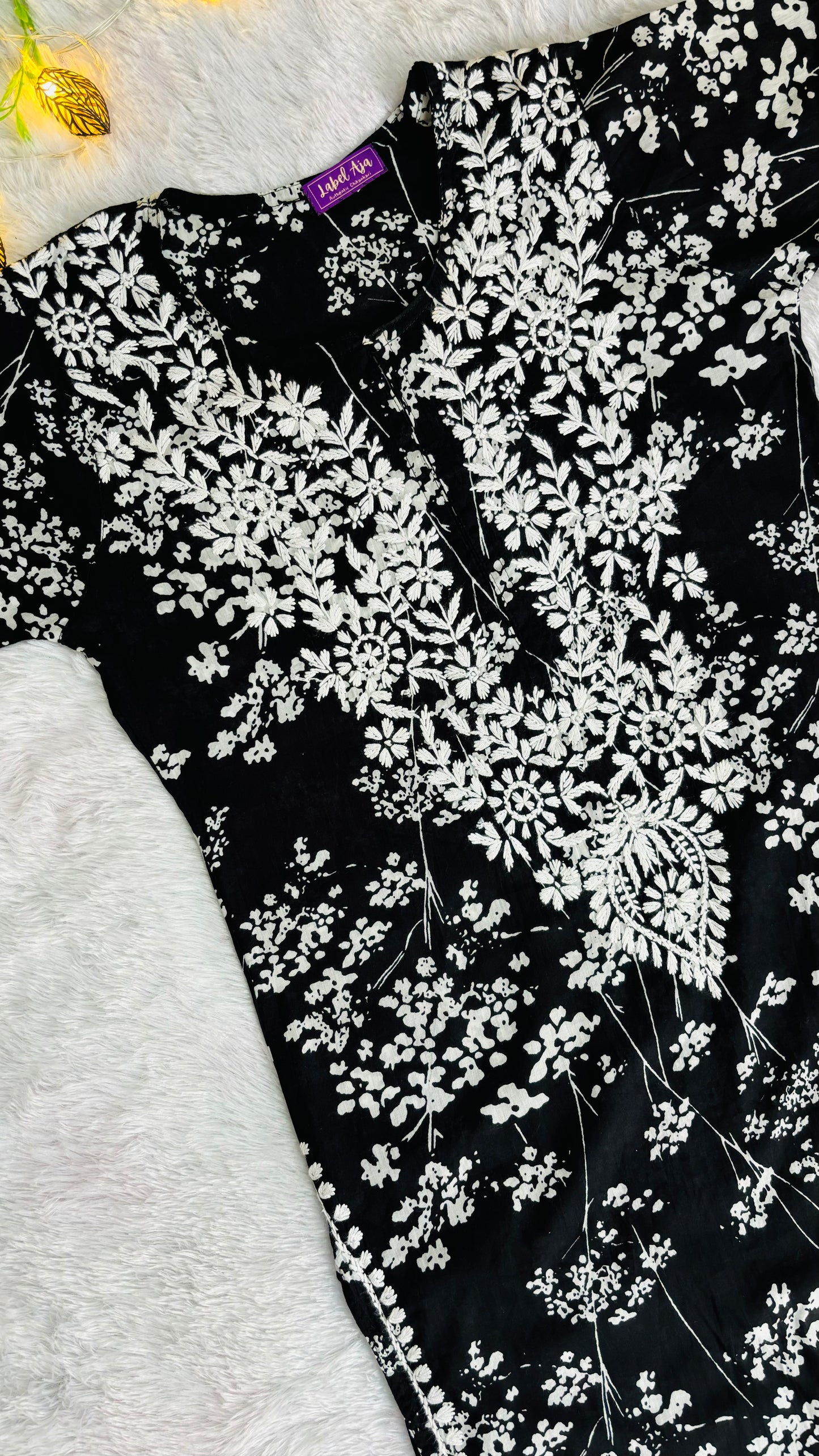 Pankhuri mulmul long chikankari kurti