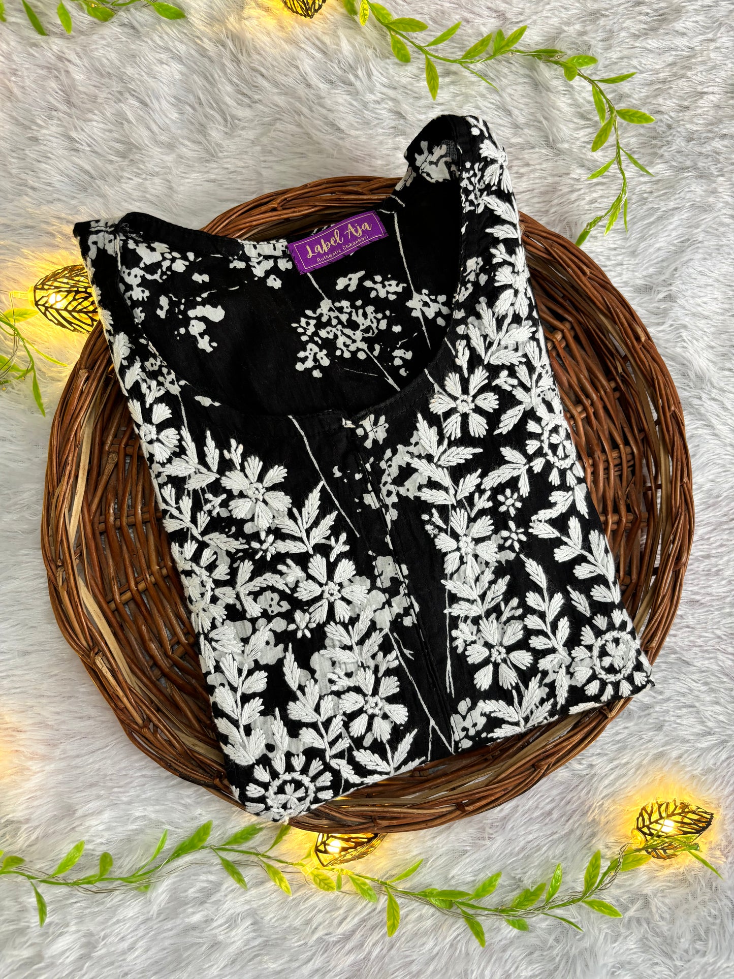 Pankhuri mulmul long chikankari kurti