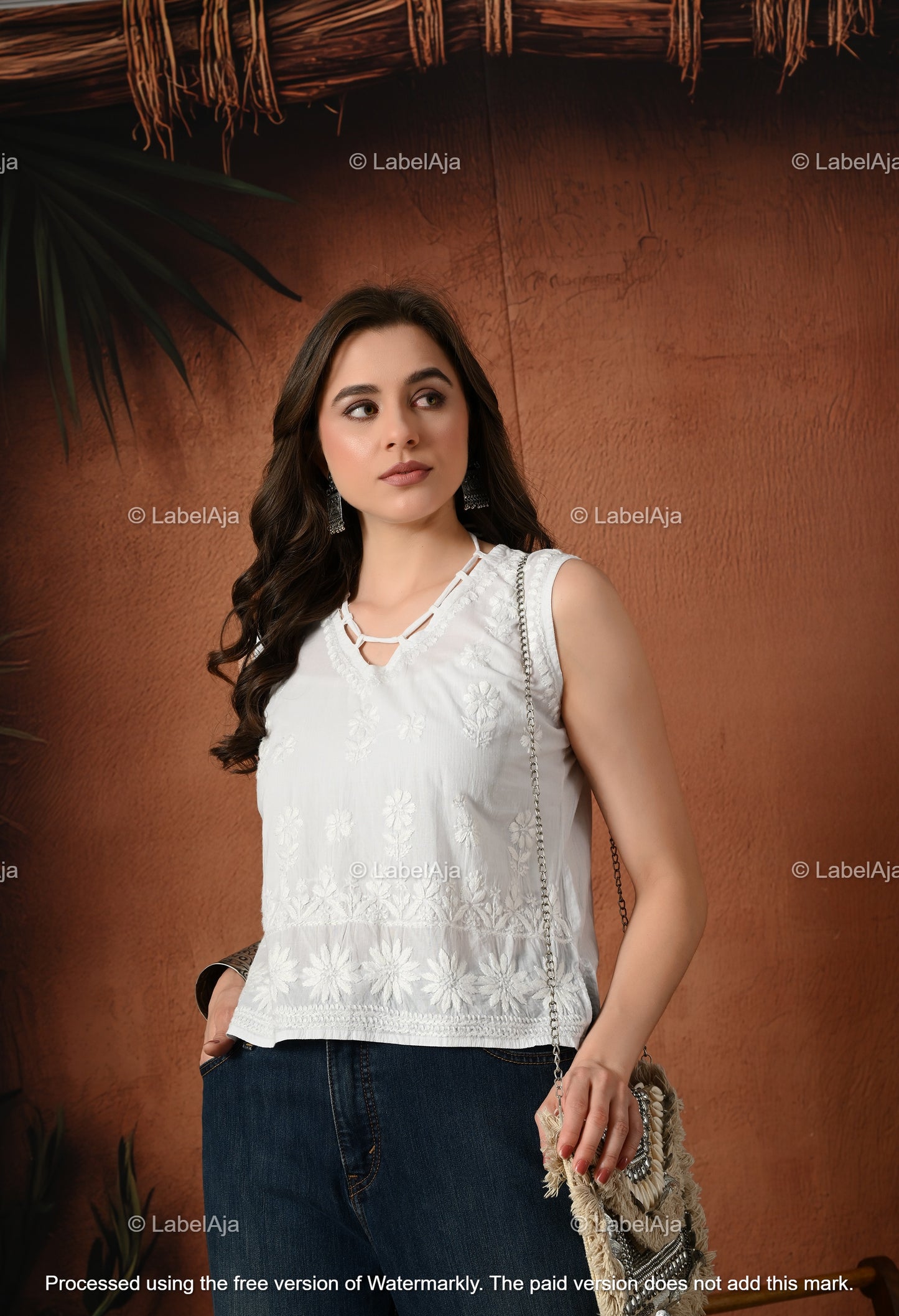Kaavi Mul cotton chikankari short sleeveless top