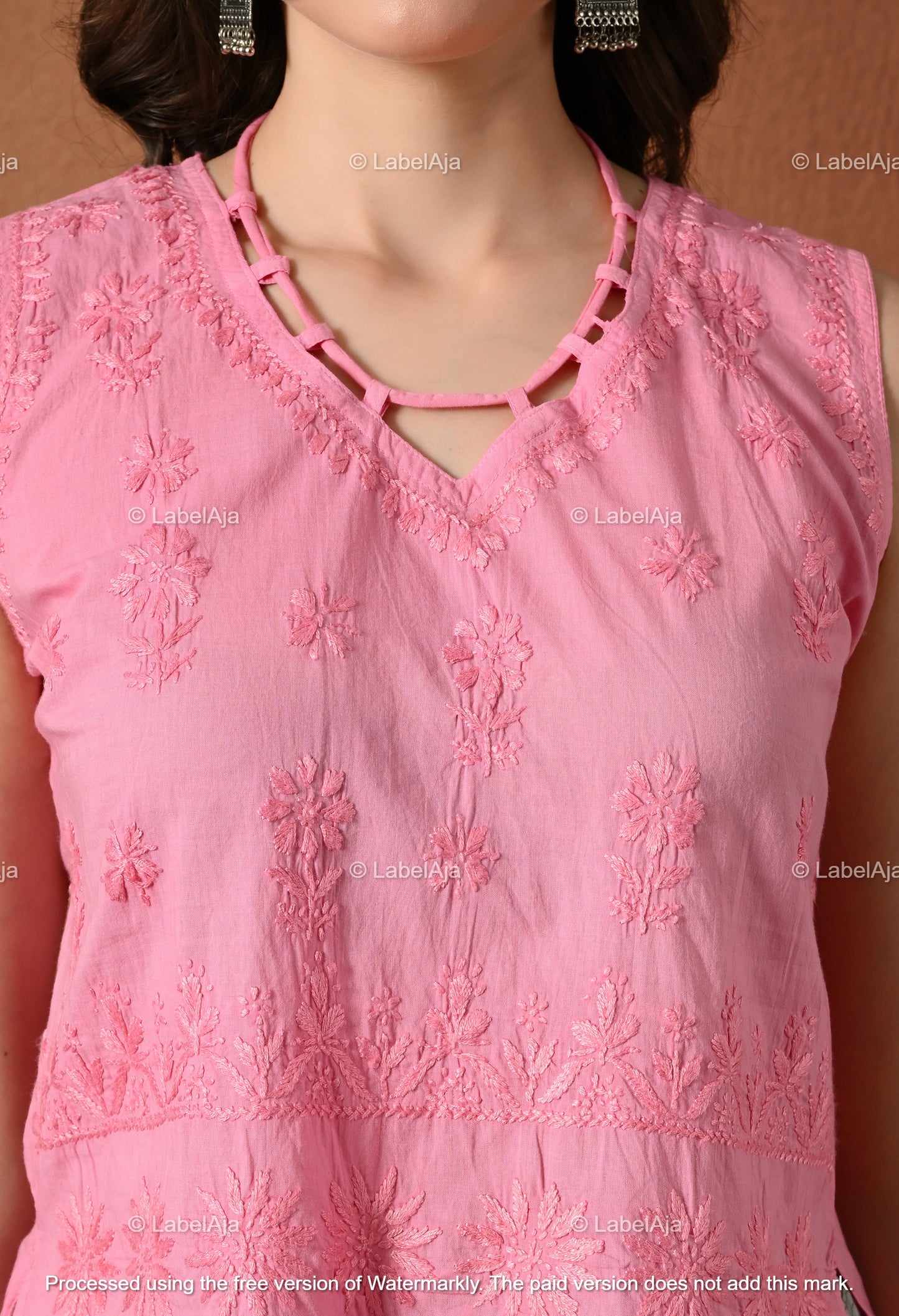 Kaavi Mul cotton chikankari short sleeveless top