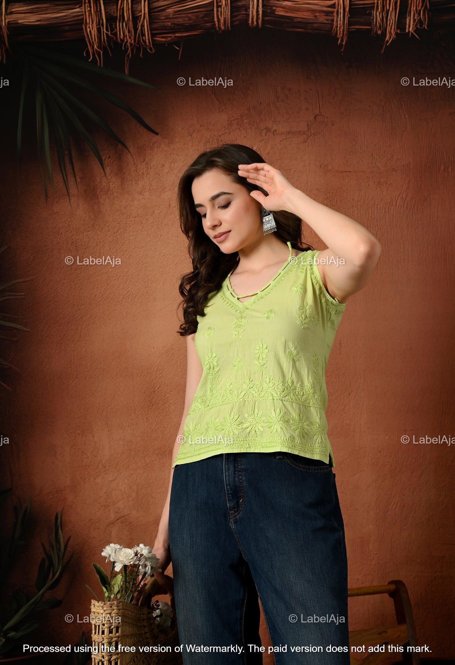 Kaavi Mul cotton chikankari short sleeveless top