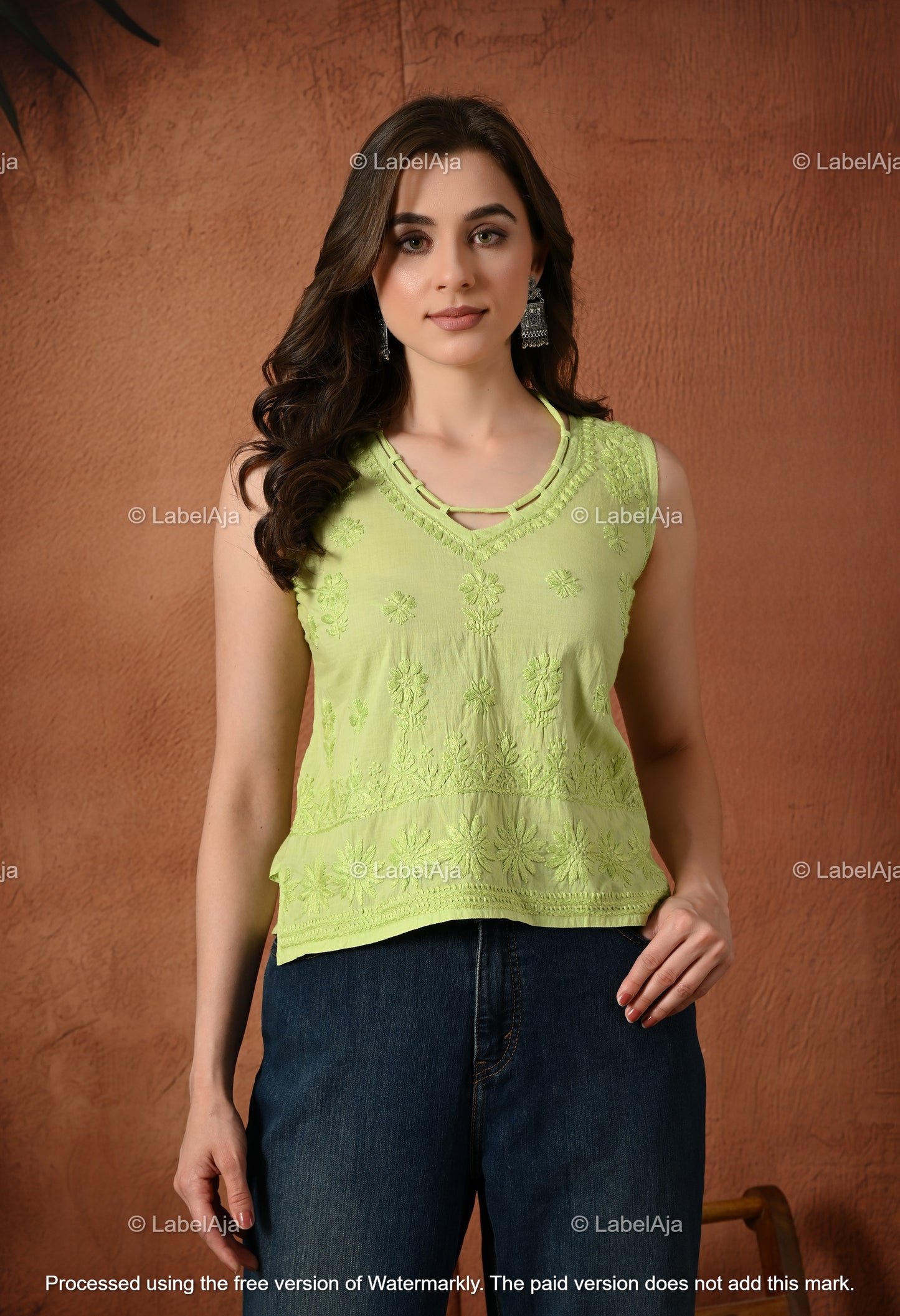 Kaavi Mul cotton chikankari short sleeveless top